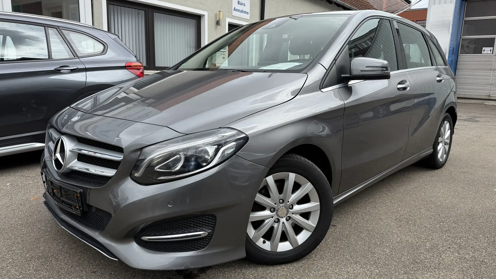 Mercedes-Benz B 200 CDI 1.HD LED COMAND PDC Automatik Scheckheft siva - 1