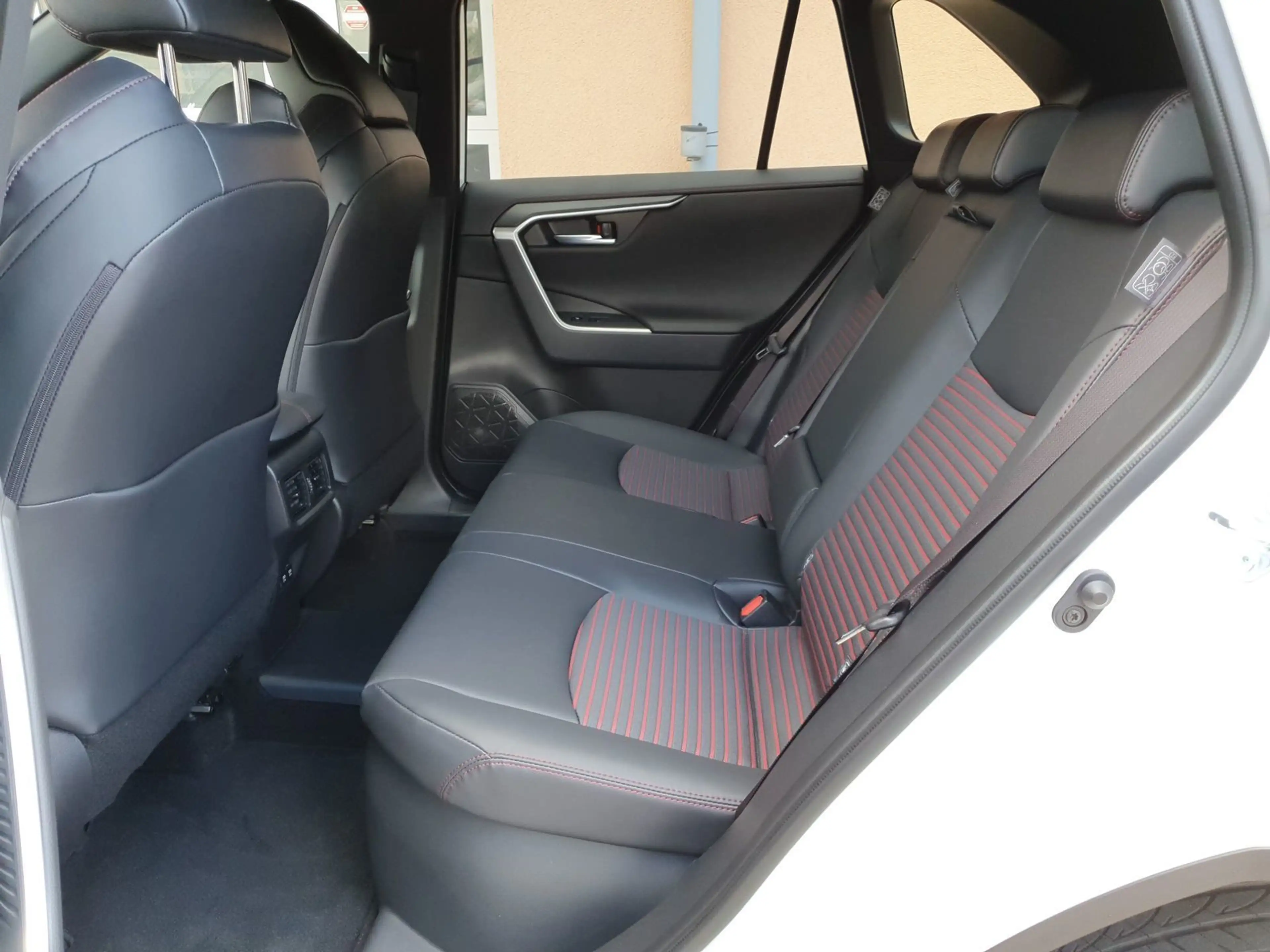 Suzuki Across 2.5 Plug-In Hybrid Vorführwagen — photo 15