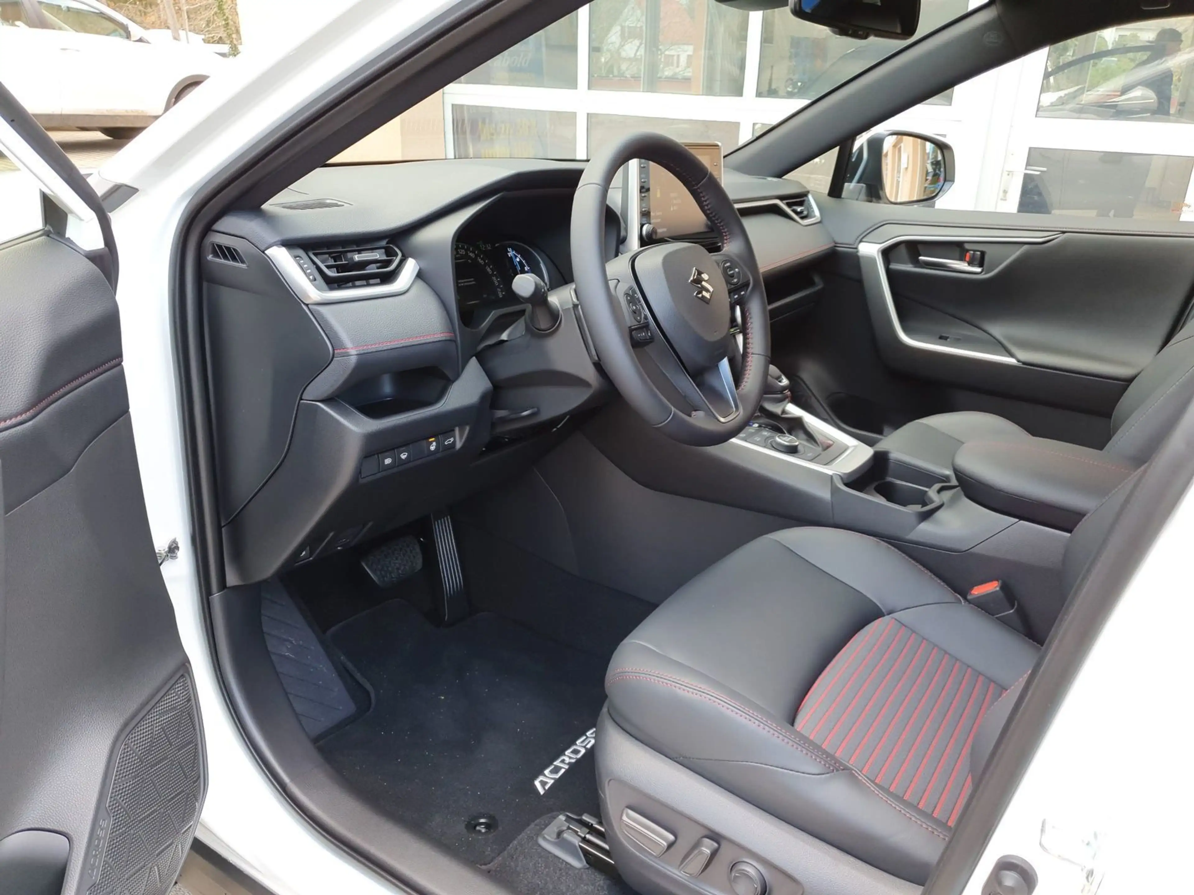 Suzuki Across 2.5 Plug-In Hybrid Vorführwagen — photo 13