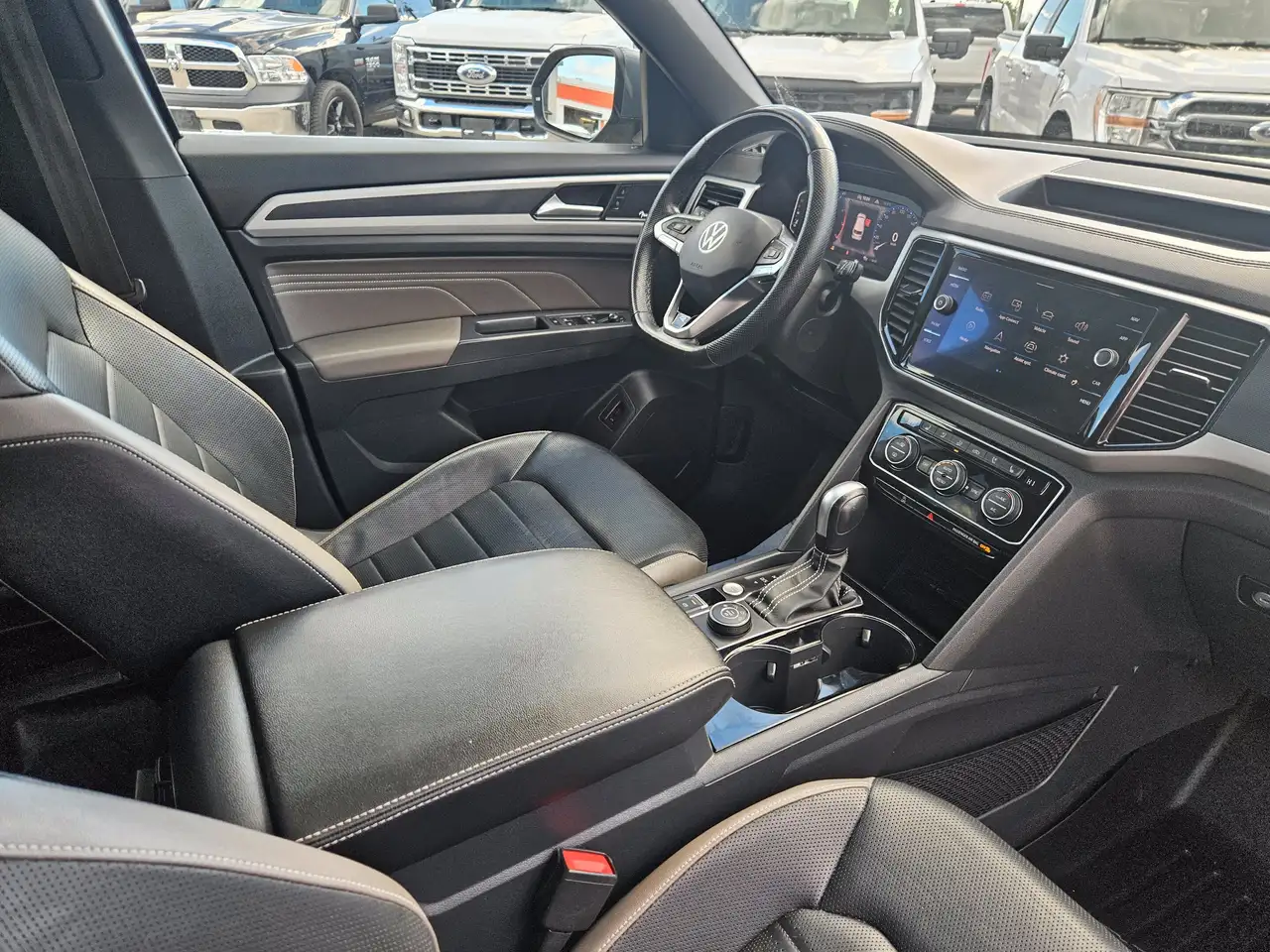 Volkswagen Atlas снимка Volkswagen Atlas