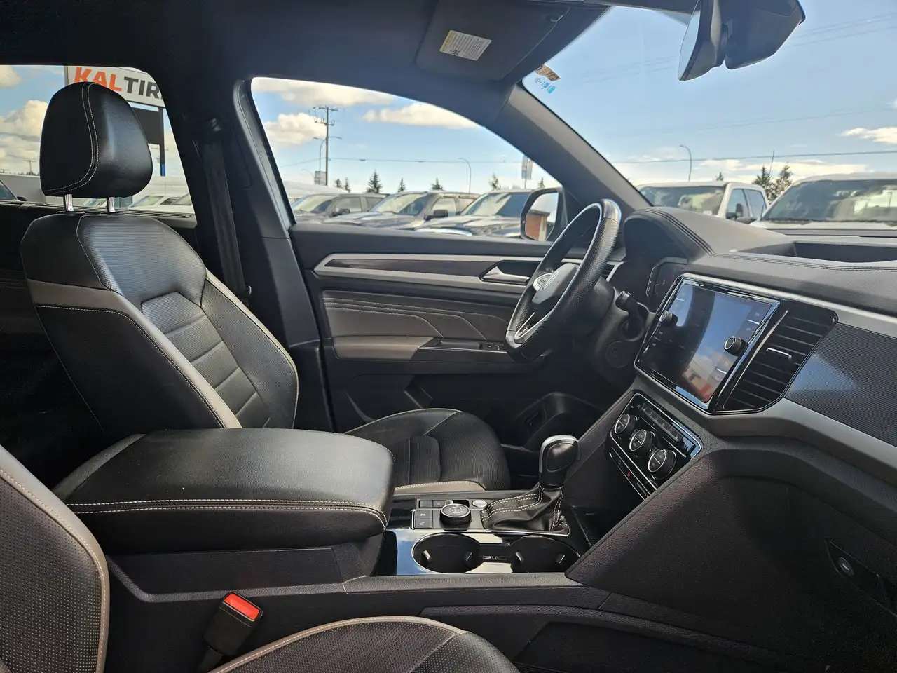 Volkswagen Atlas снимка Volkswagen Atlas