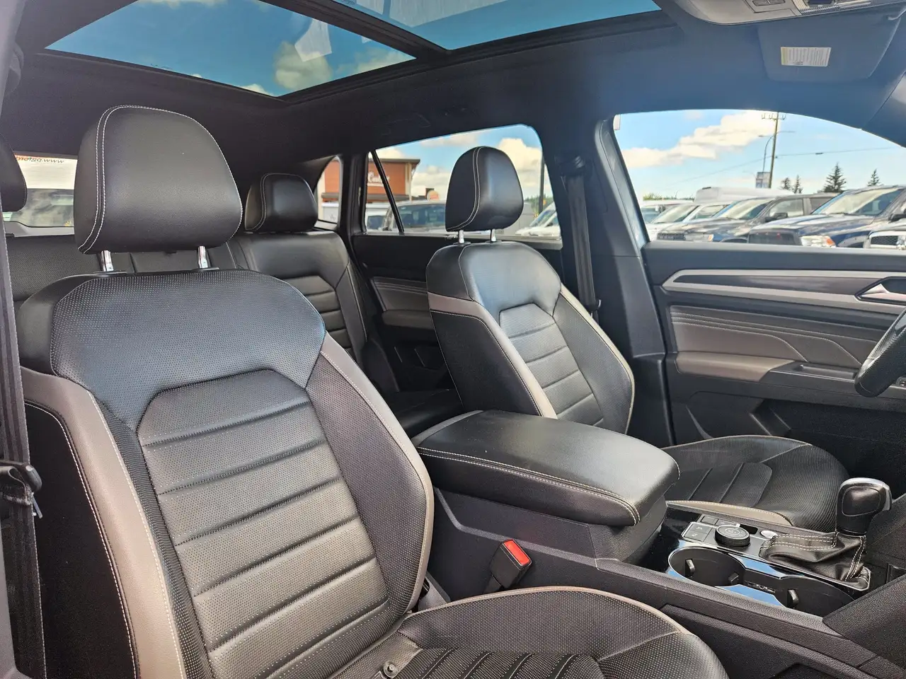 Volkswagen Atlas снимка Volkswagen Atlas