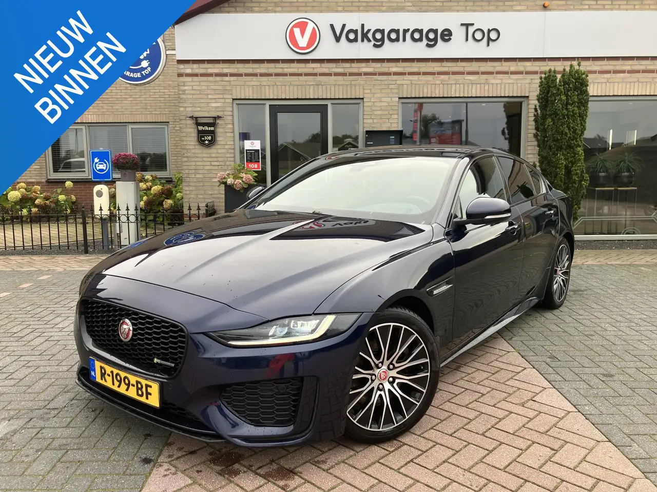 Jaguar XE