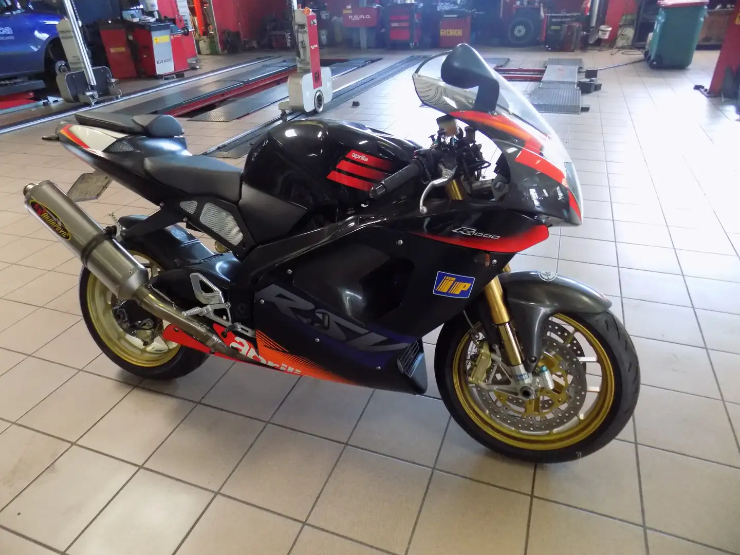 Aprilia RSV 1000 R Nero - 2