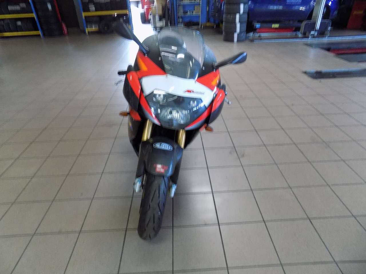 Aprilia RSV 1000 R