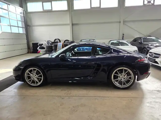 Porsche Cayman view 15