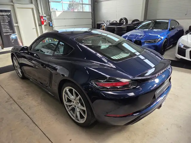 Porsche Cayman view 14