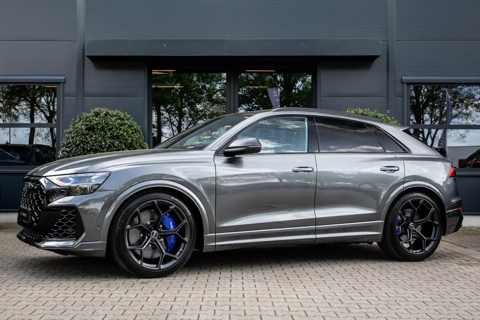 Audi RS Q8 RSQ8 4.0 TFSI Performance 640pk, B&O High-end, Ful Grau - 2