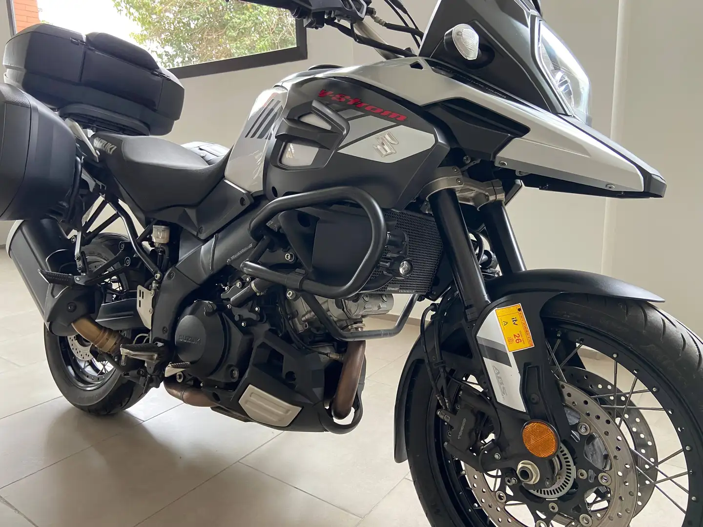 Suzuki V-Strom 1000 xc Blanco - 2