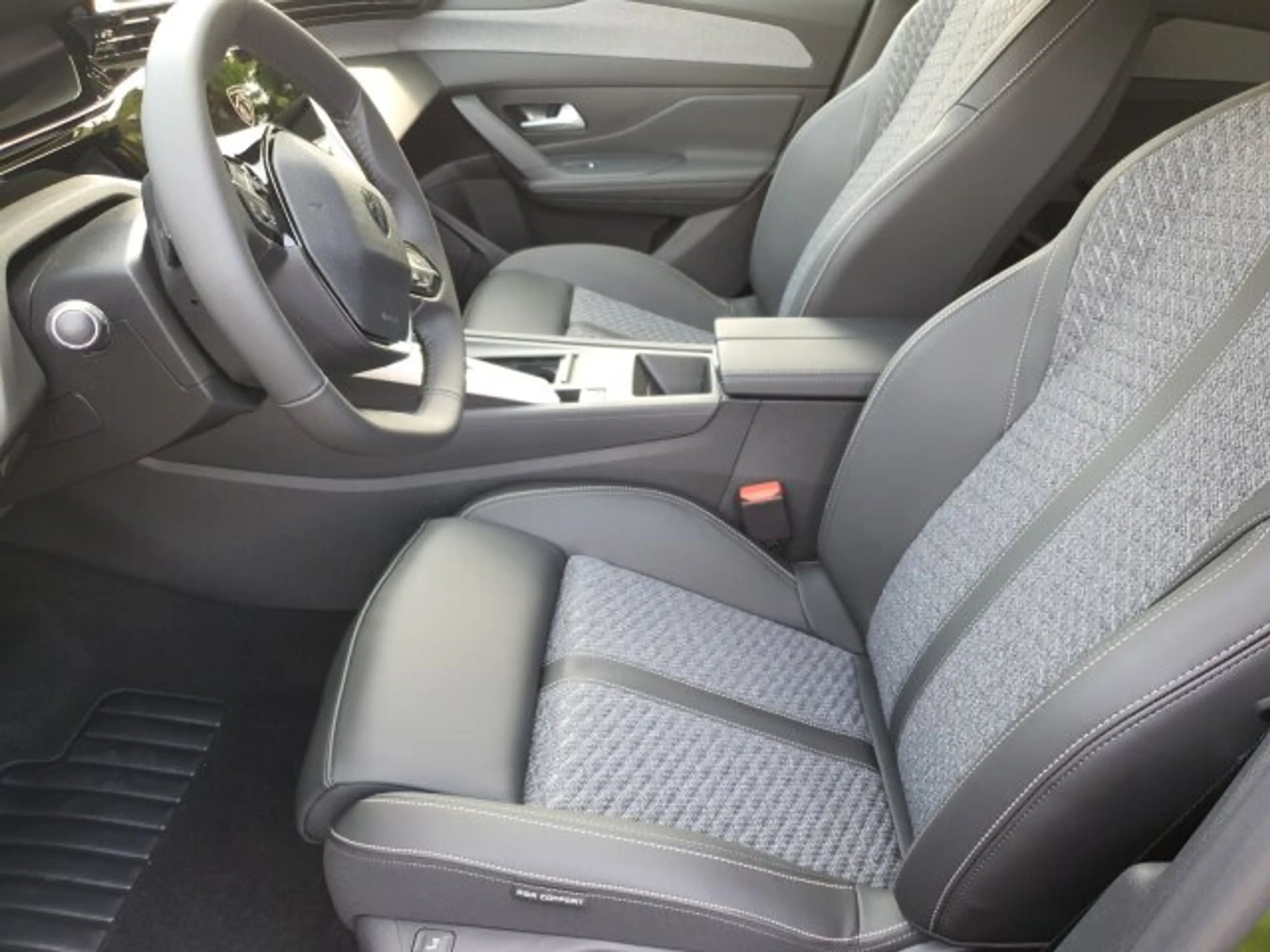 Peugeot 408 408 Allure Business 145 +360°Kamera+SHZ+LHZ+ — photo 8