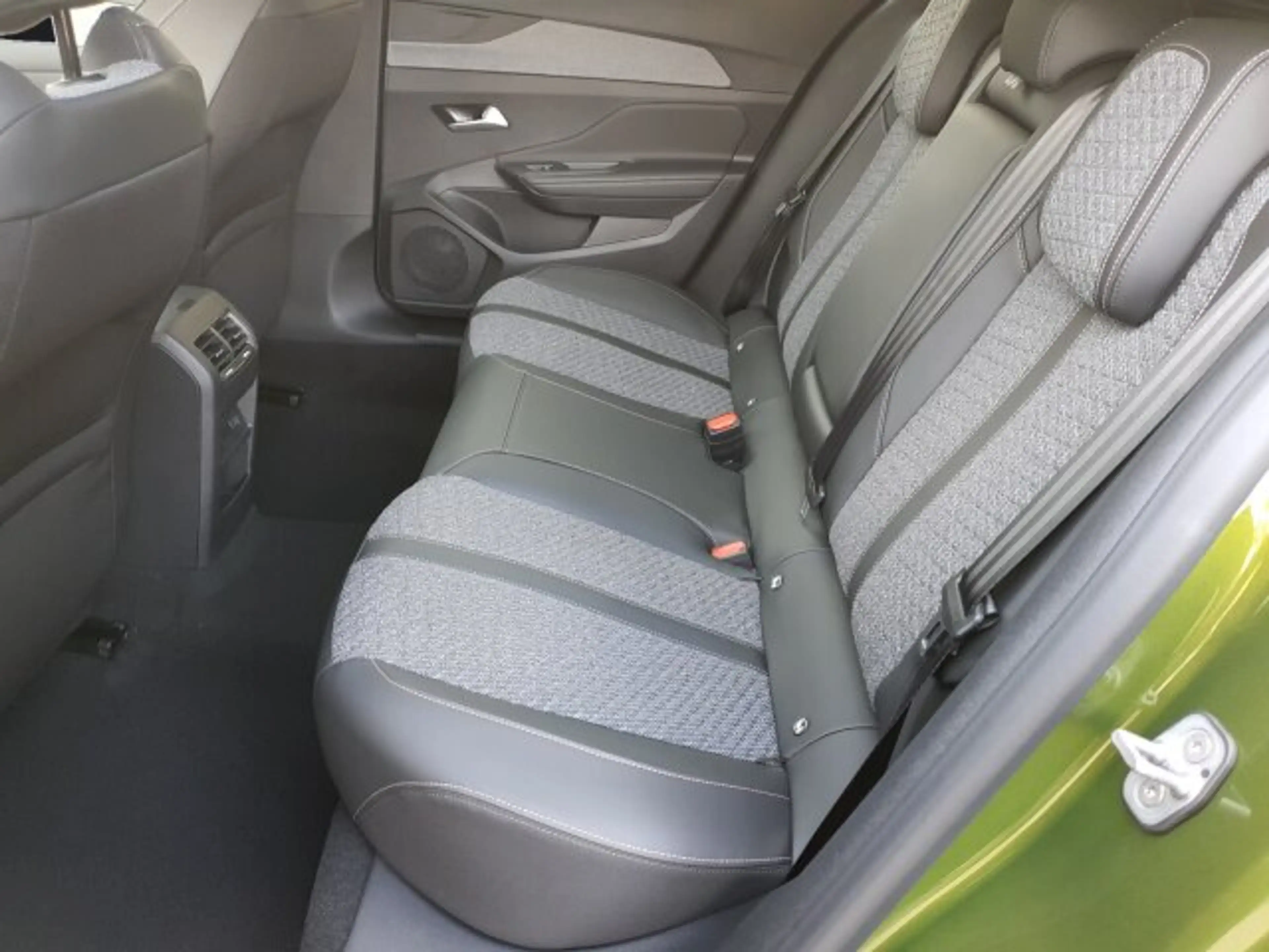 Peugeot 408 408 Allure Business 145 +360°Kamera+SHZ+LHZ+ — photo 14