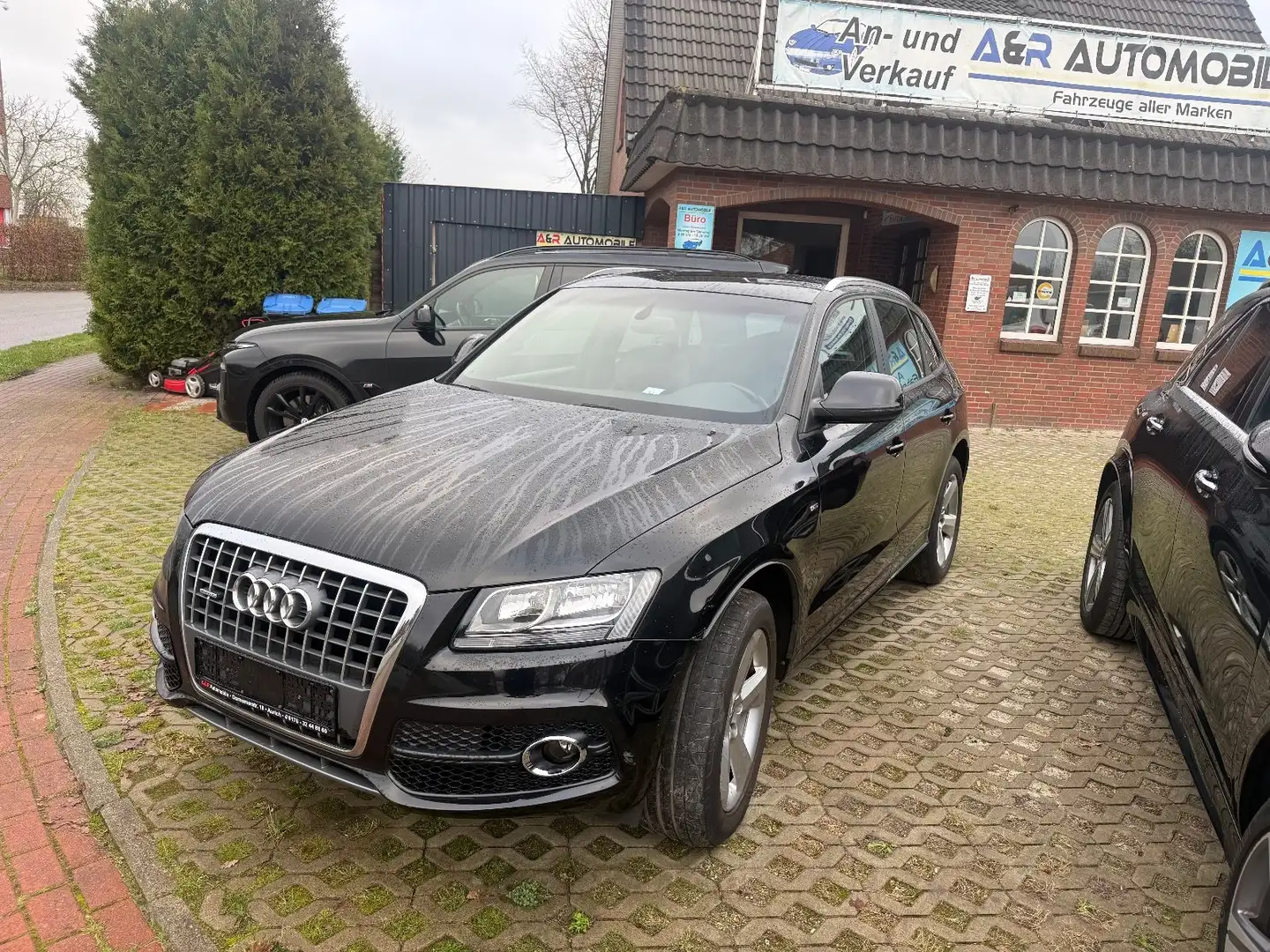 Audi Q5 2.0 TFSI 132 kW quattro 2x S-Line Schwarz - 2