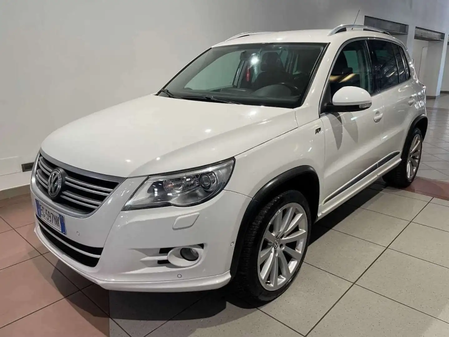 Volkswagen Tiguan 1ª serie 2.0 TDI 140CV 4MOTION DSG Sport & Style Bianco - 1