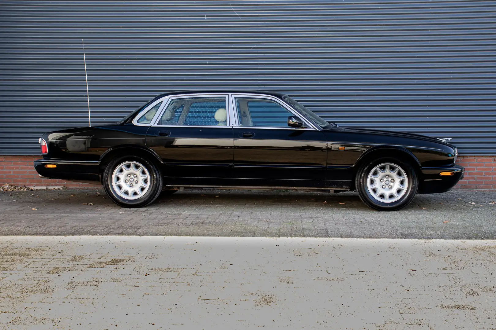 Jaguar Sovereign XJ 4.0 V8 Schwarz - 2