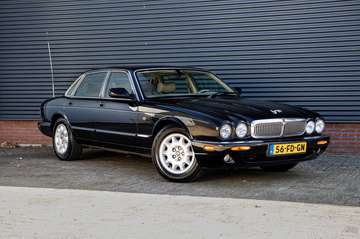 XJ 4.0 V8