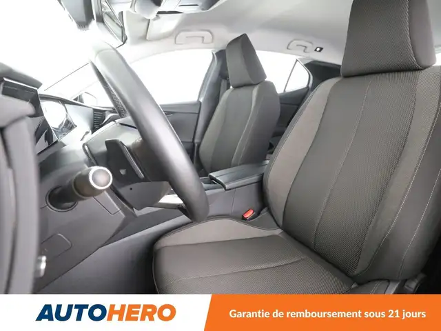 DS Automobiles DS 4 view 10