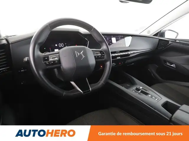 DS Automobiles DS 4 view 11
