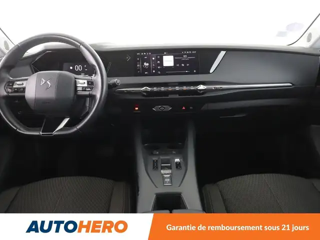 DS Automobiles DS 4 view 12