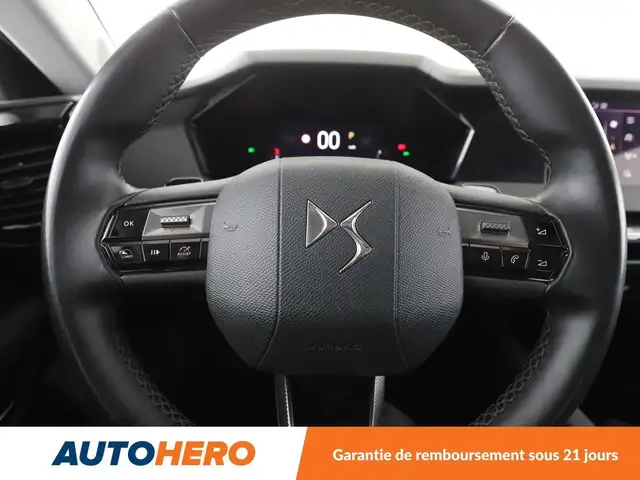 DS Automobiles DS 4 view 19