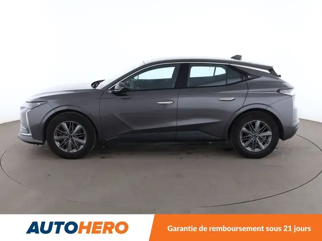 DS Automobiles DS 4 view 3