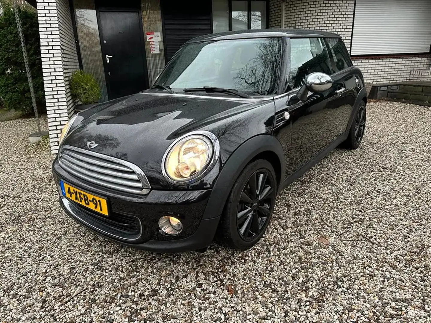 MINI One Mini 1.6 Chili Zwart - 1