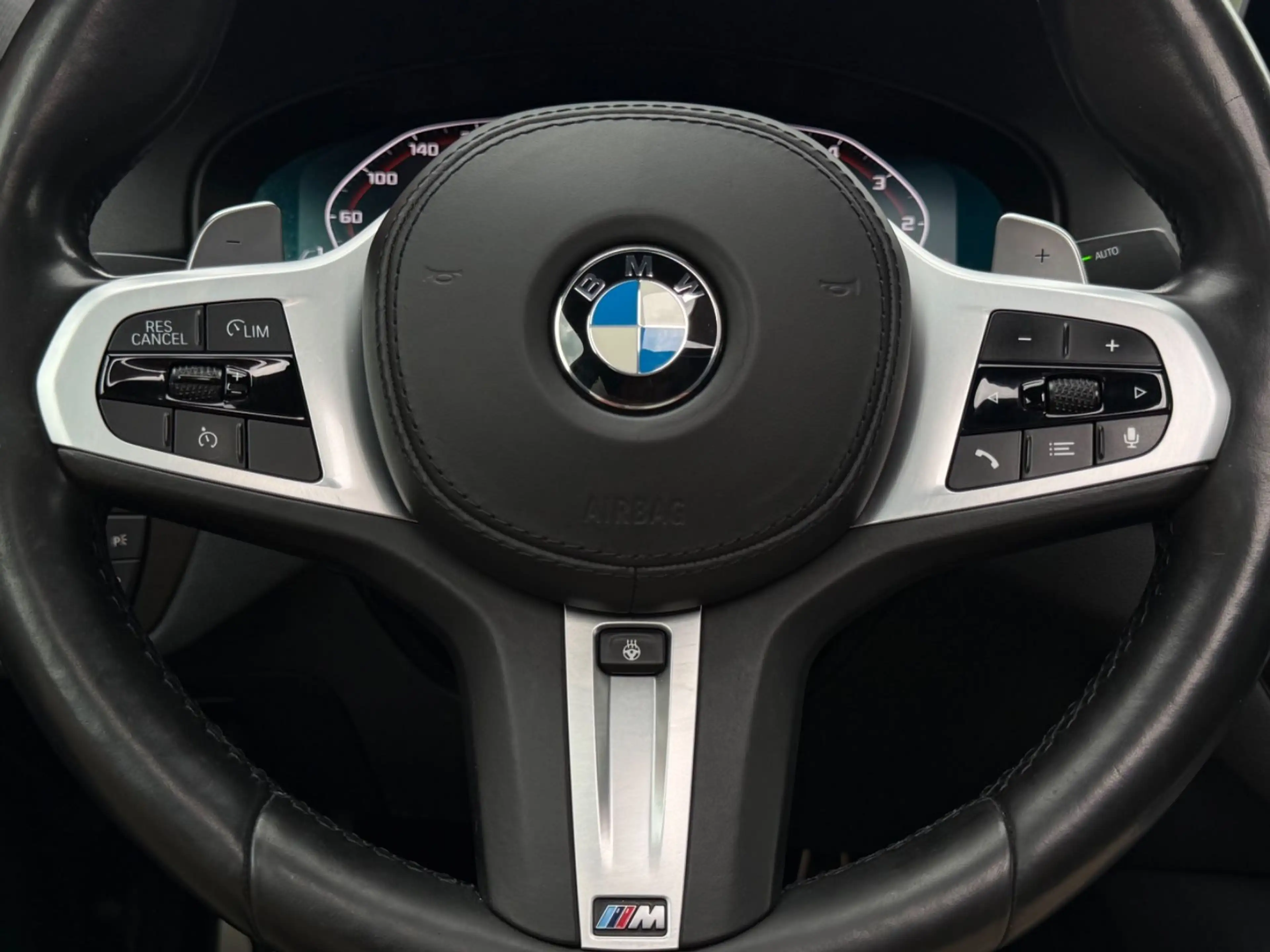 BMW 550 d xDrive GLASDACH/MEMORY/SOFT-CLOSE/HUD/ — photo 16