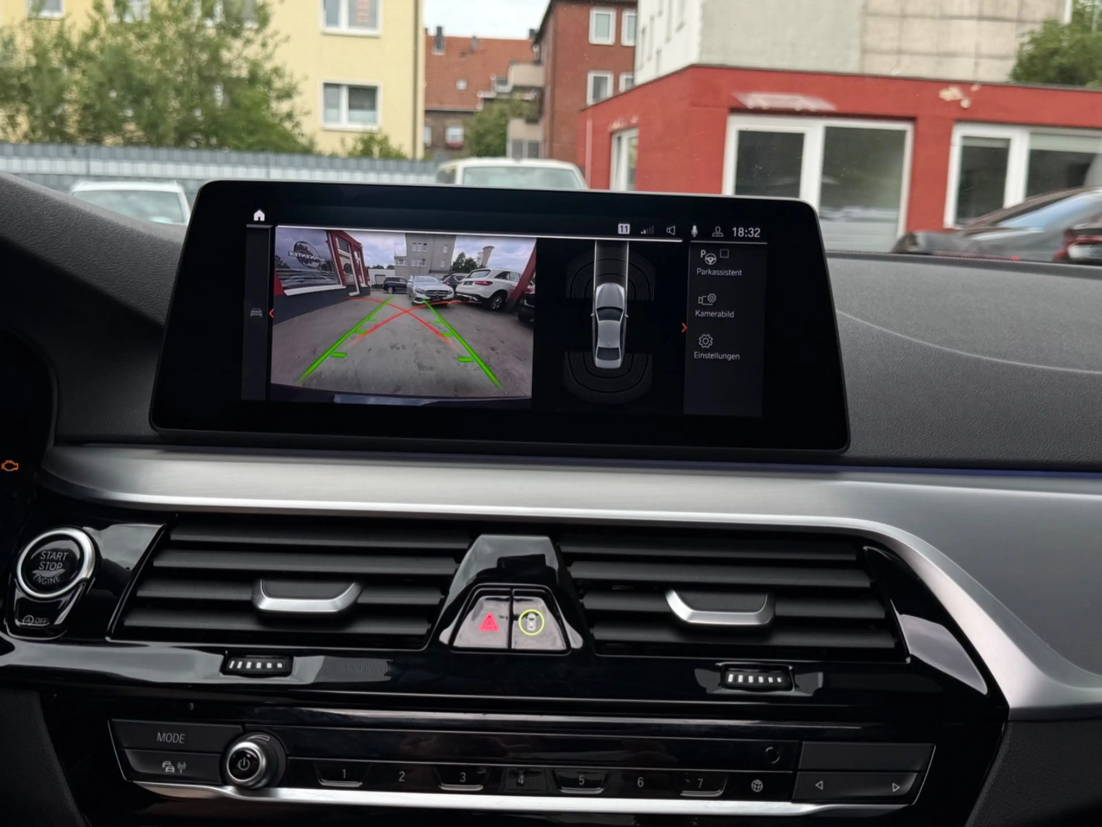 BMW 550 d xDrive GLASDACH/MEMORY/SOFT-CLOSE/HUD/ — photo 20