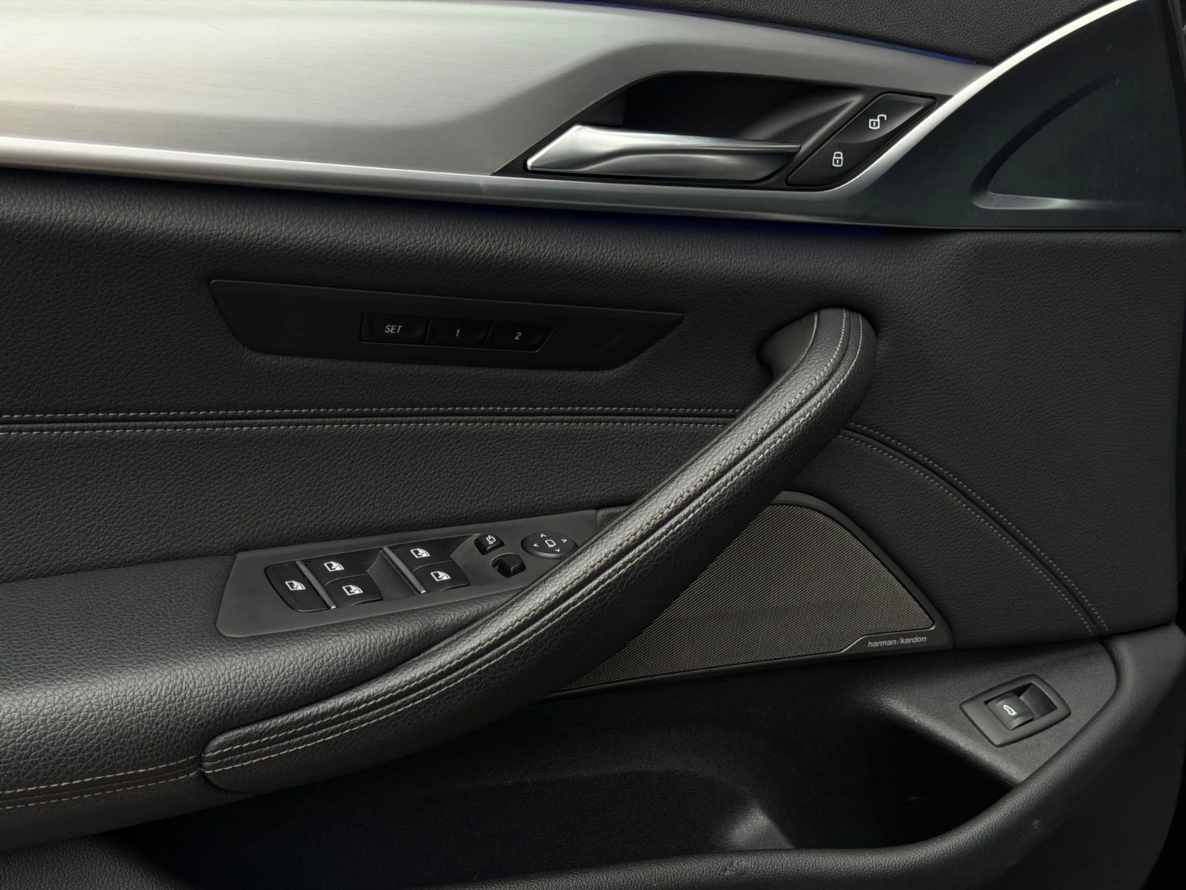 BMW 550 d xDrive GLASDACH/MEMORY/SOFT-CLOSE/HUD/ — photo 9