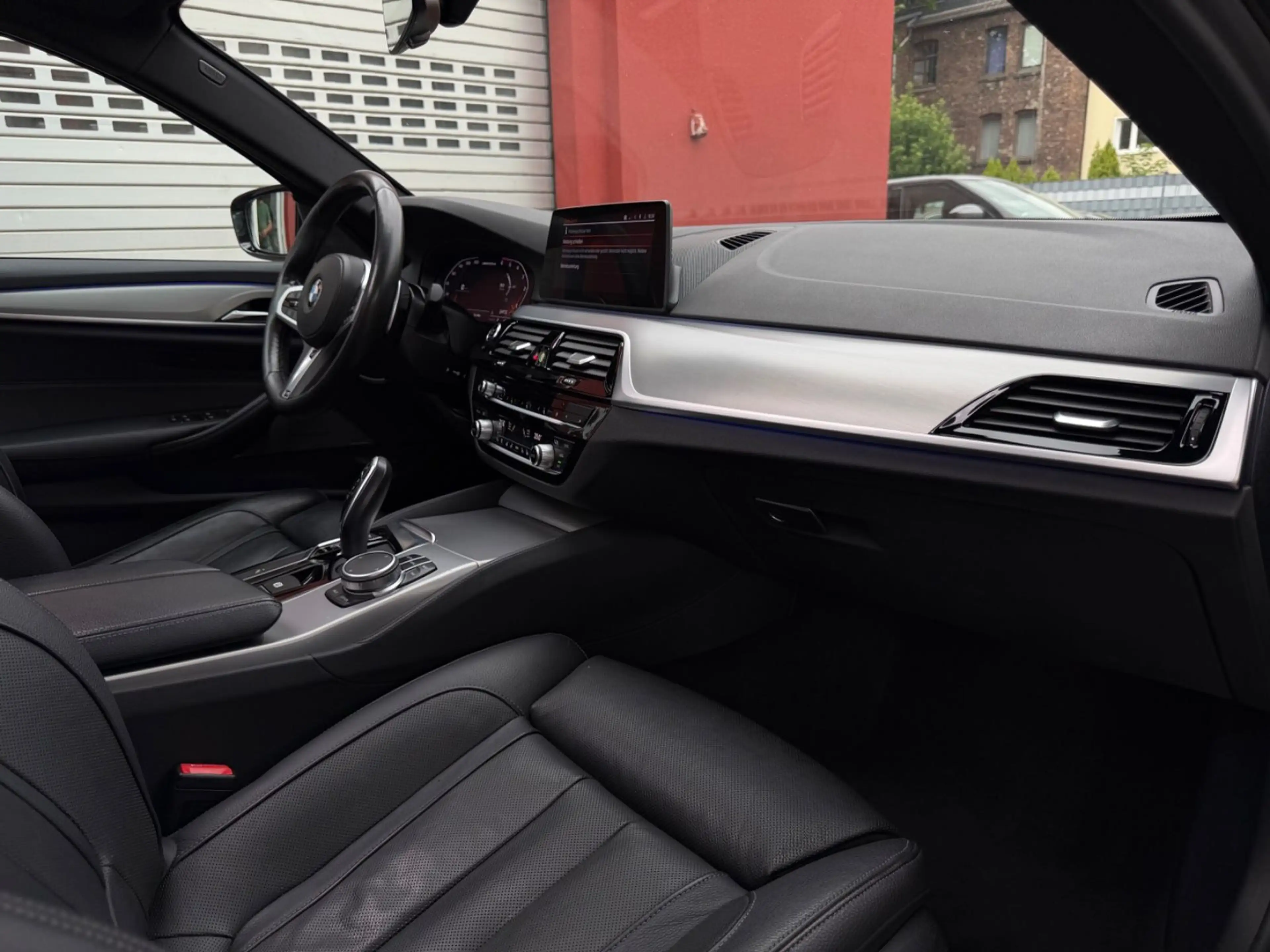 BMW 550 d xDrive GLASDACH/MEMORY/SOFT-CLOSE/HUD/ — photo 41