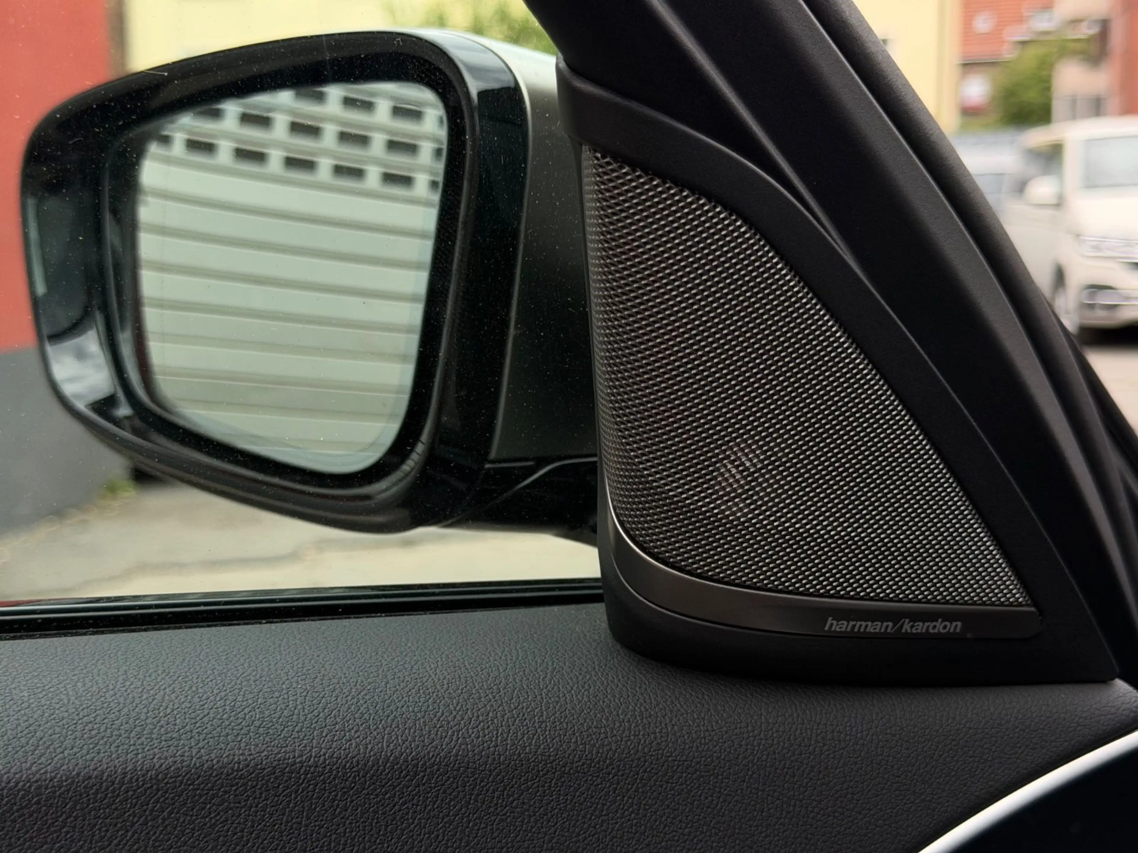 BMW 550 d xDrive GLASDACH/MEMORY/SOFT-CLOSE/HUD/ — photo 10