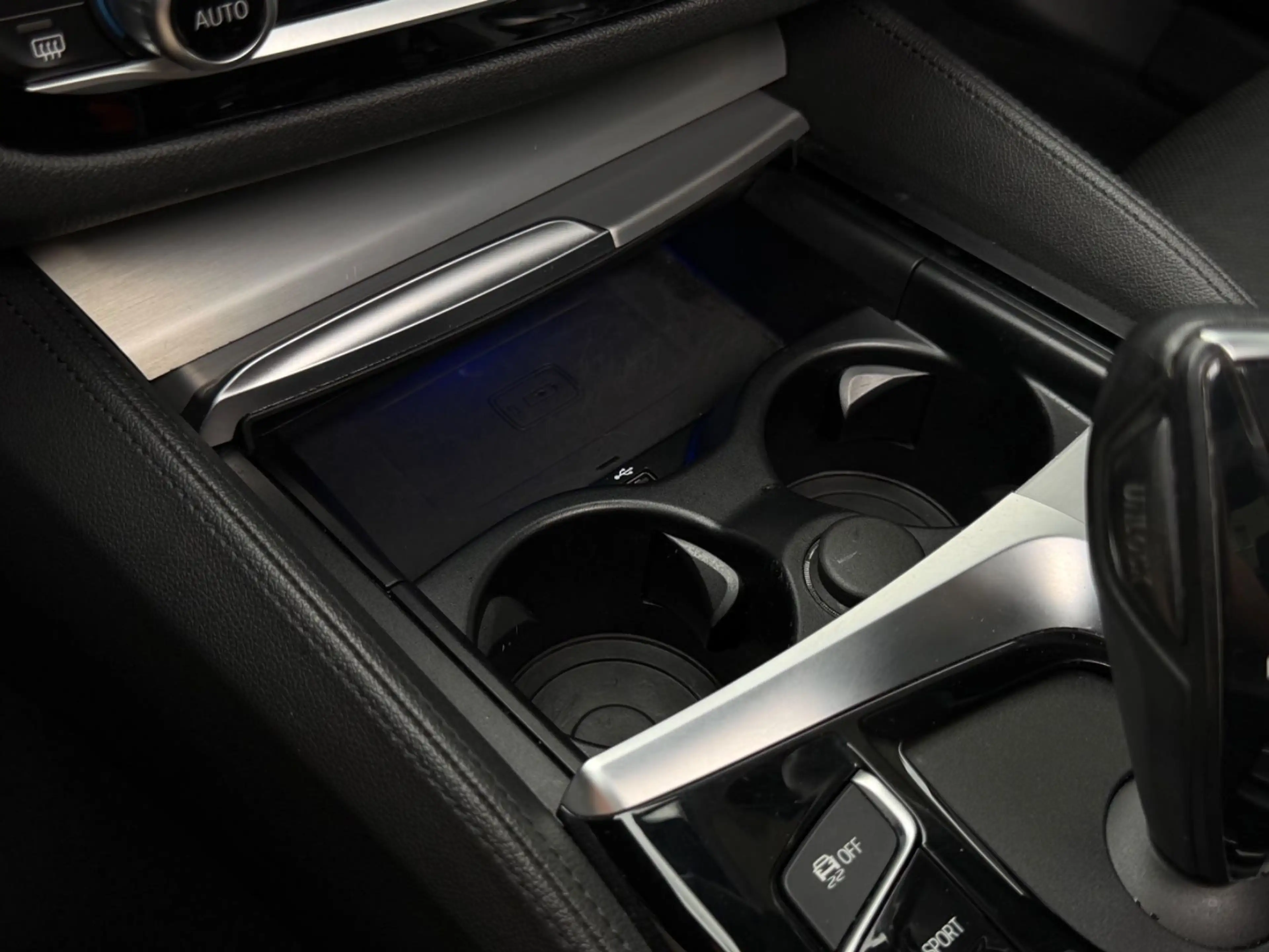 BMW 550 d xDrive GLASDACH/MEMORY/SOFT-CLOSE/HUD/ — photo 18