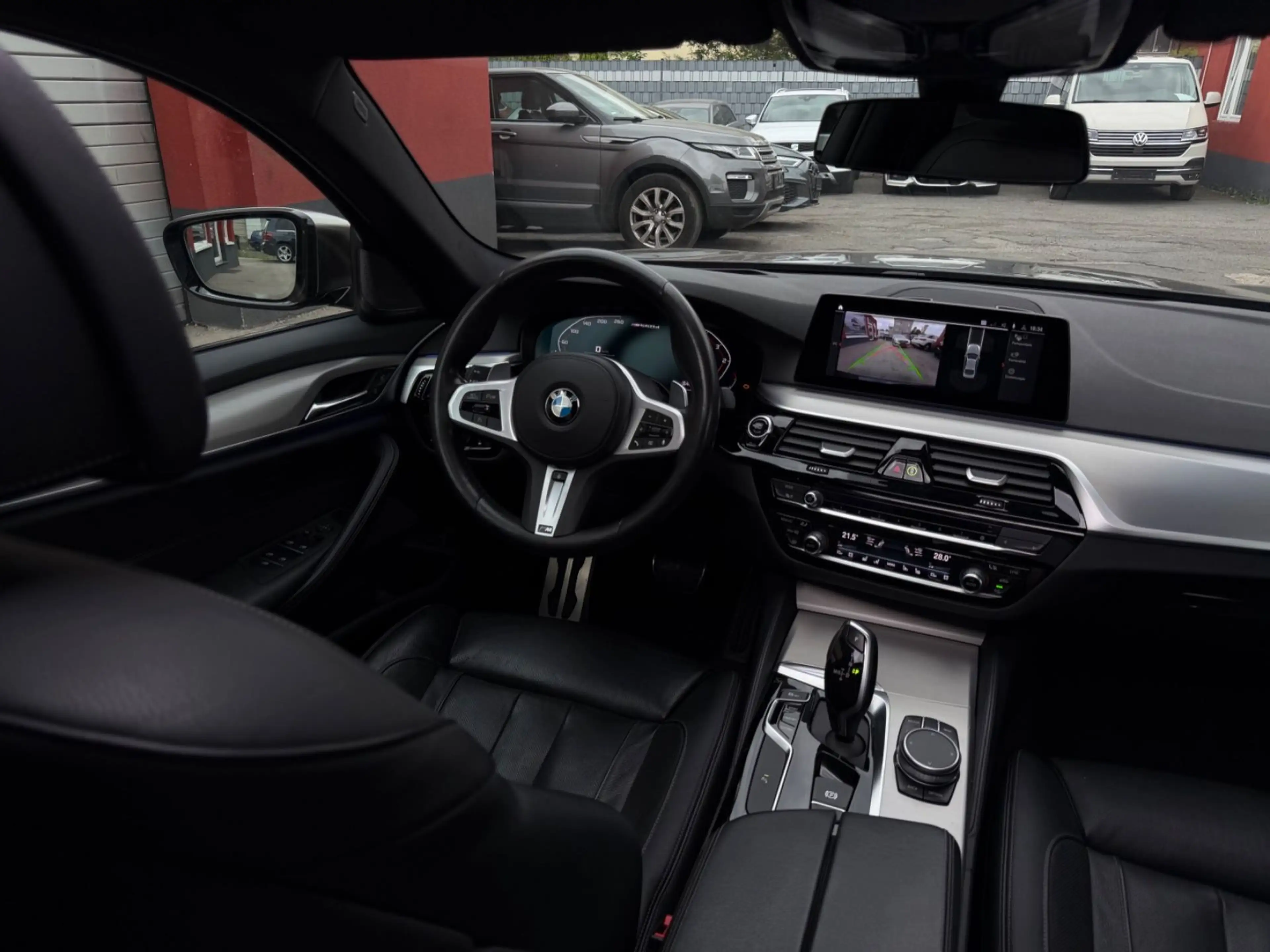 BMW 550 d xDrive GLASDACH/MEMORY/SOFT-CLOSE/HUD/ — photo 30