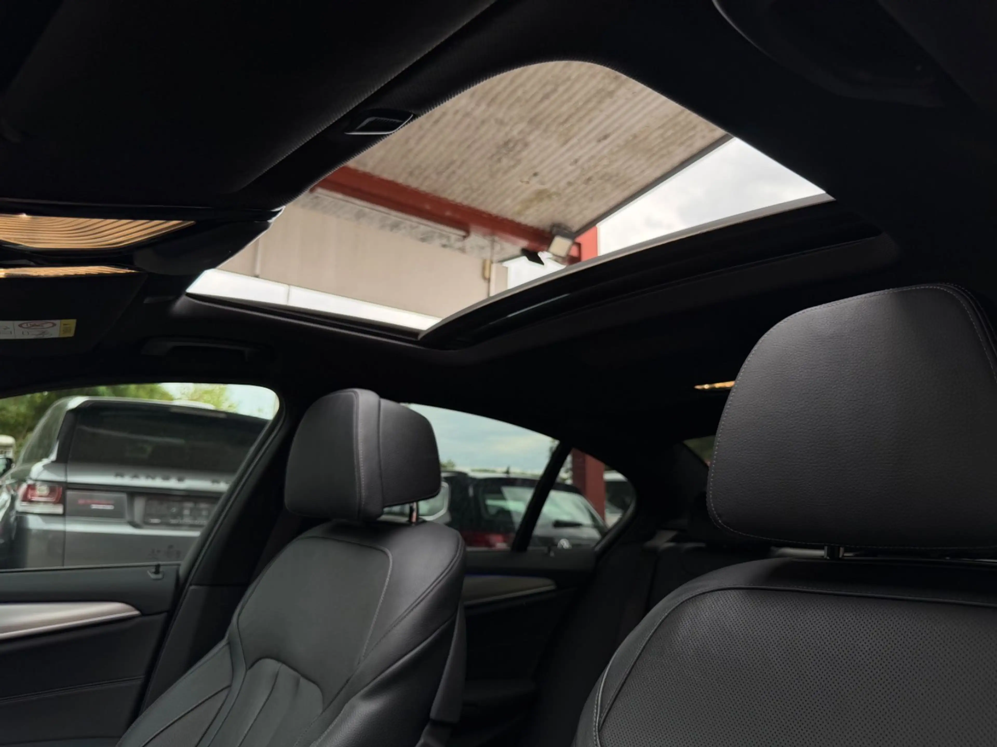 BMW 550 d xDrive GLASDACH/MEMORY/SOFT-CLOSE/HUD/ — photo 22