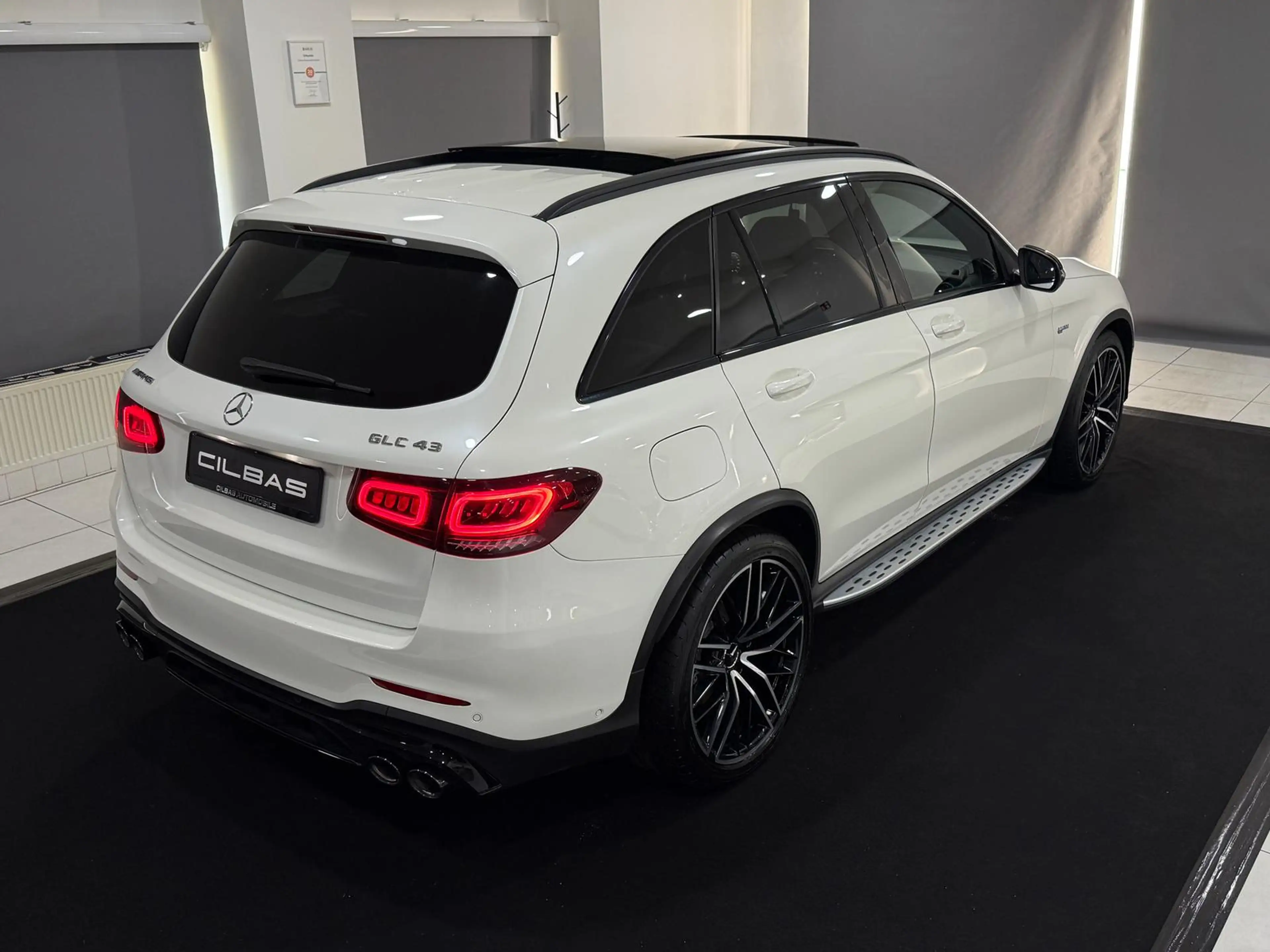 Mercedes-Benz GLC 43 AMG 4M 9G PANO*DIGITAL T*MEMORY*BURMESTER — photo 7