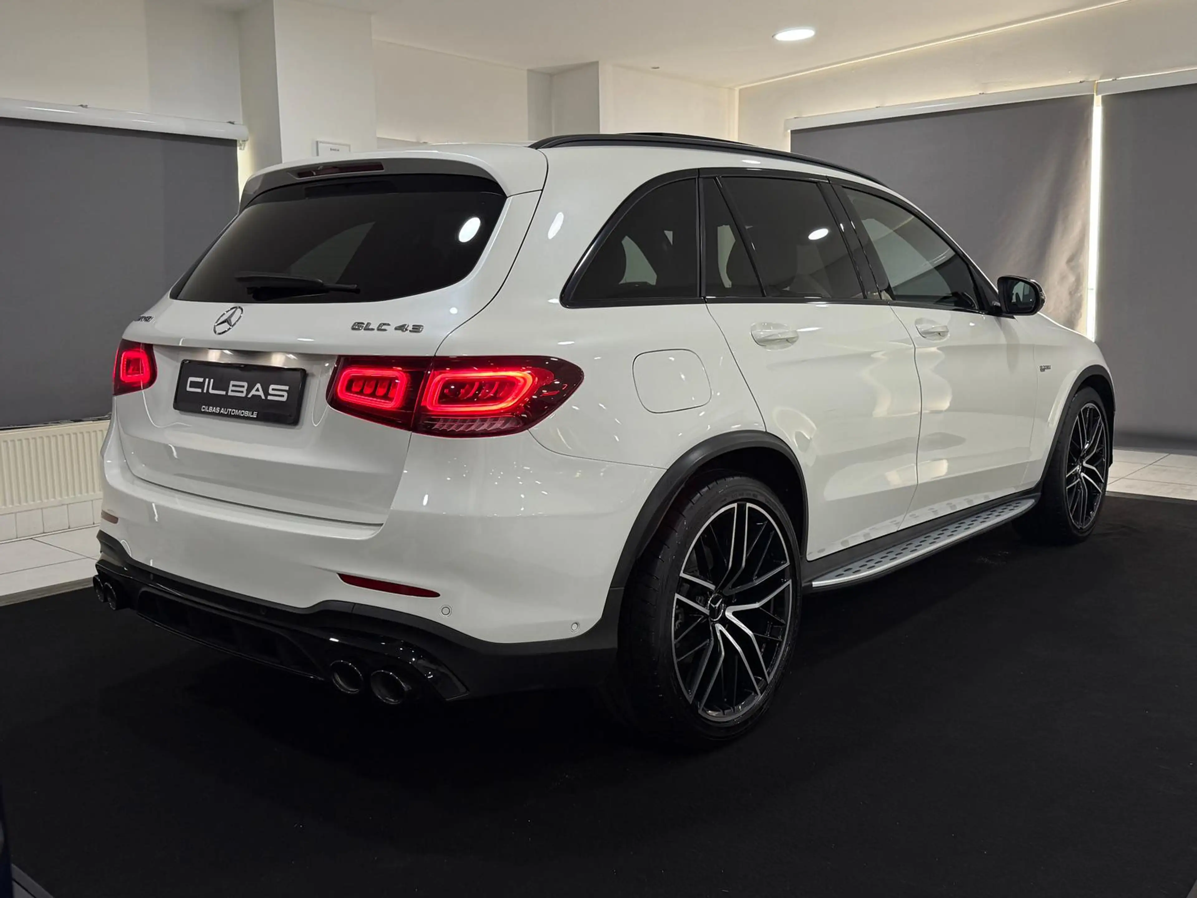 Mercedes-Benz GLC 43 AMG 4M 9G PANO*DIGITAL T*MEMORY*BURMESTER — photo 6