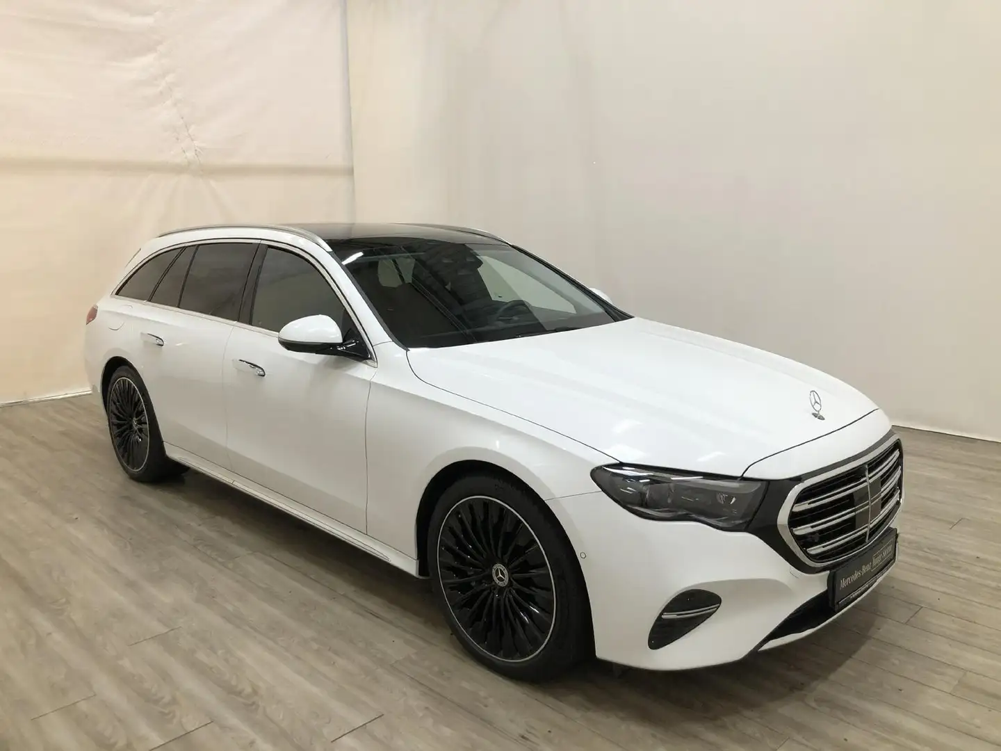 Mercedes-Benz E 300 de 4M EXCLUSIVE Superscreen*Pano*Distr*HUD Weiß - 2
