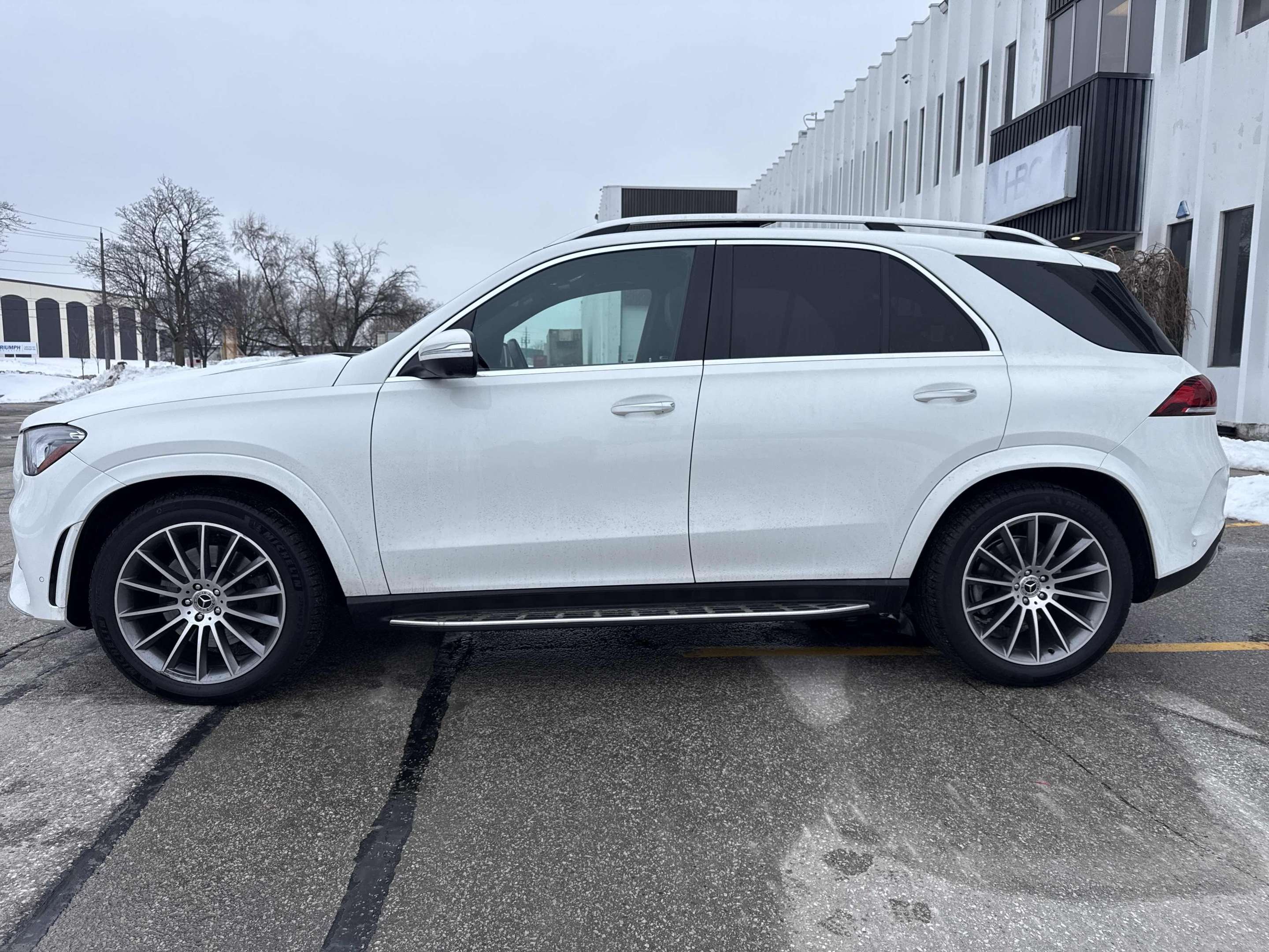 2022 Mercedes-Benz GLE GLE 450 4MATIC SUV alt 3