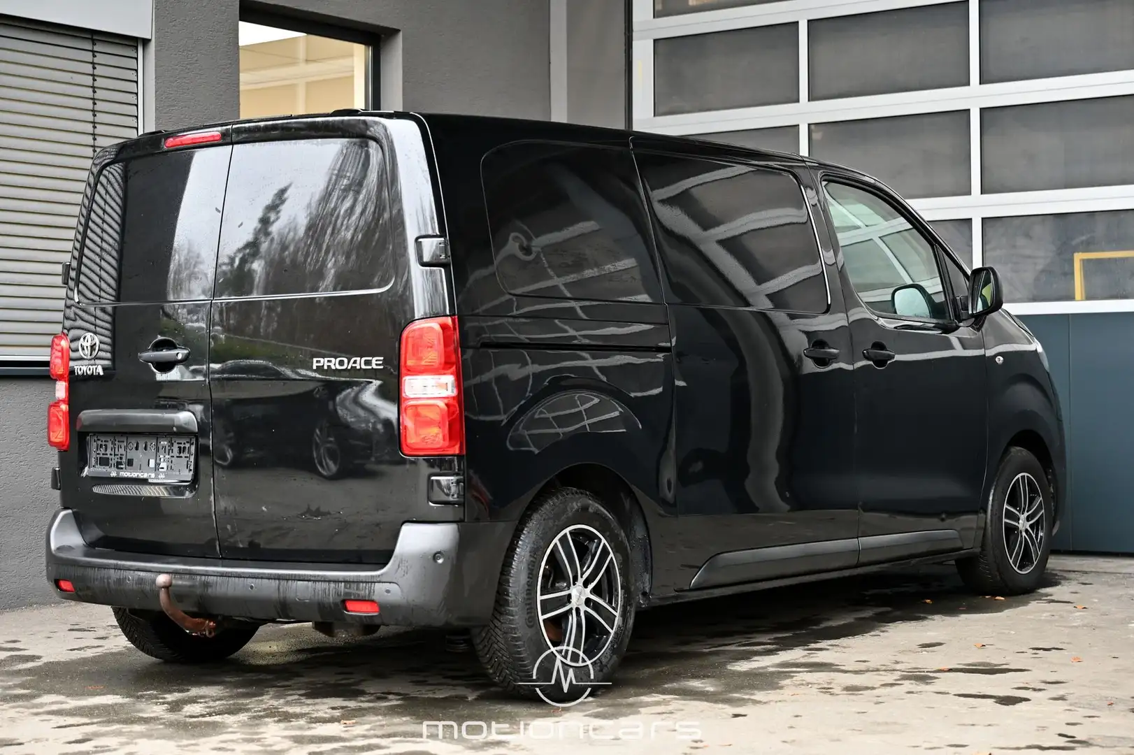 Toyota Proace 2.0D 180hk Medium aut. Comfort Master Pickerl NEU Schwarz - 2
