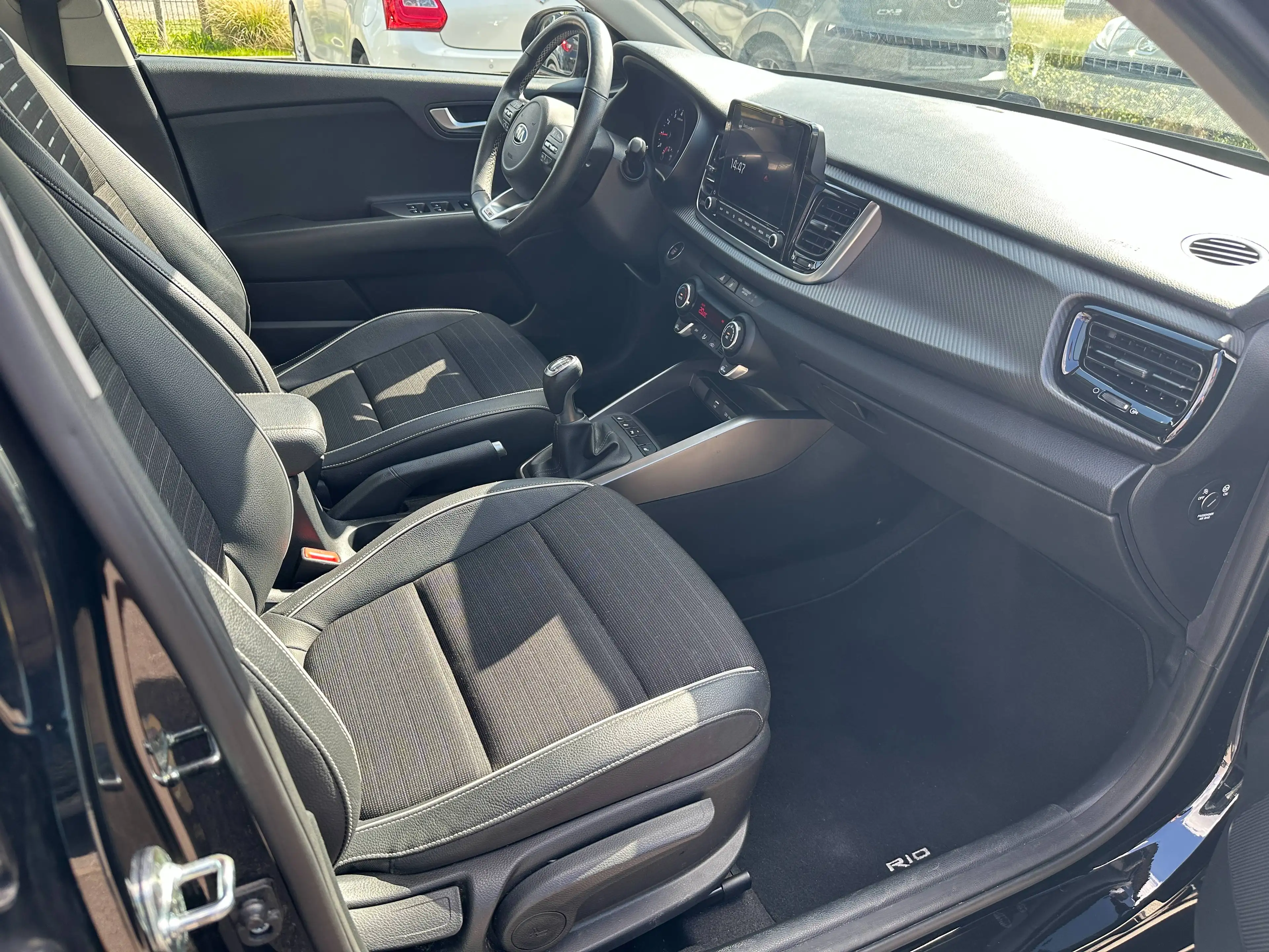 Kia Rio 1.0 T "GT Line", 100 pk. CARPLAY-ANDROID/ CAMERA/ KEYLESS — photo 9