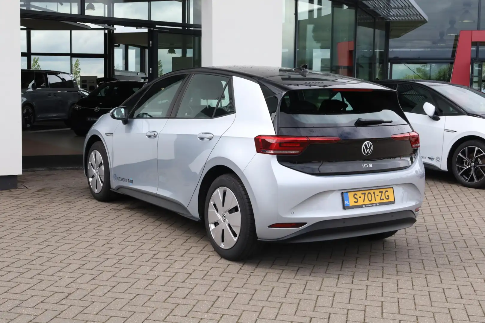 Volkswagen ID.3 Pro 58 kWh 107KW/146PK 58KW accu, Comfort pakket s Grey - 2