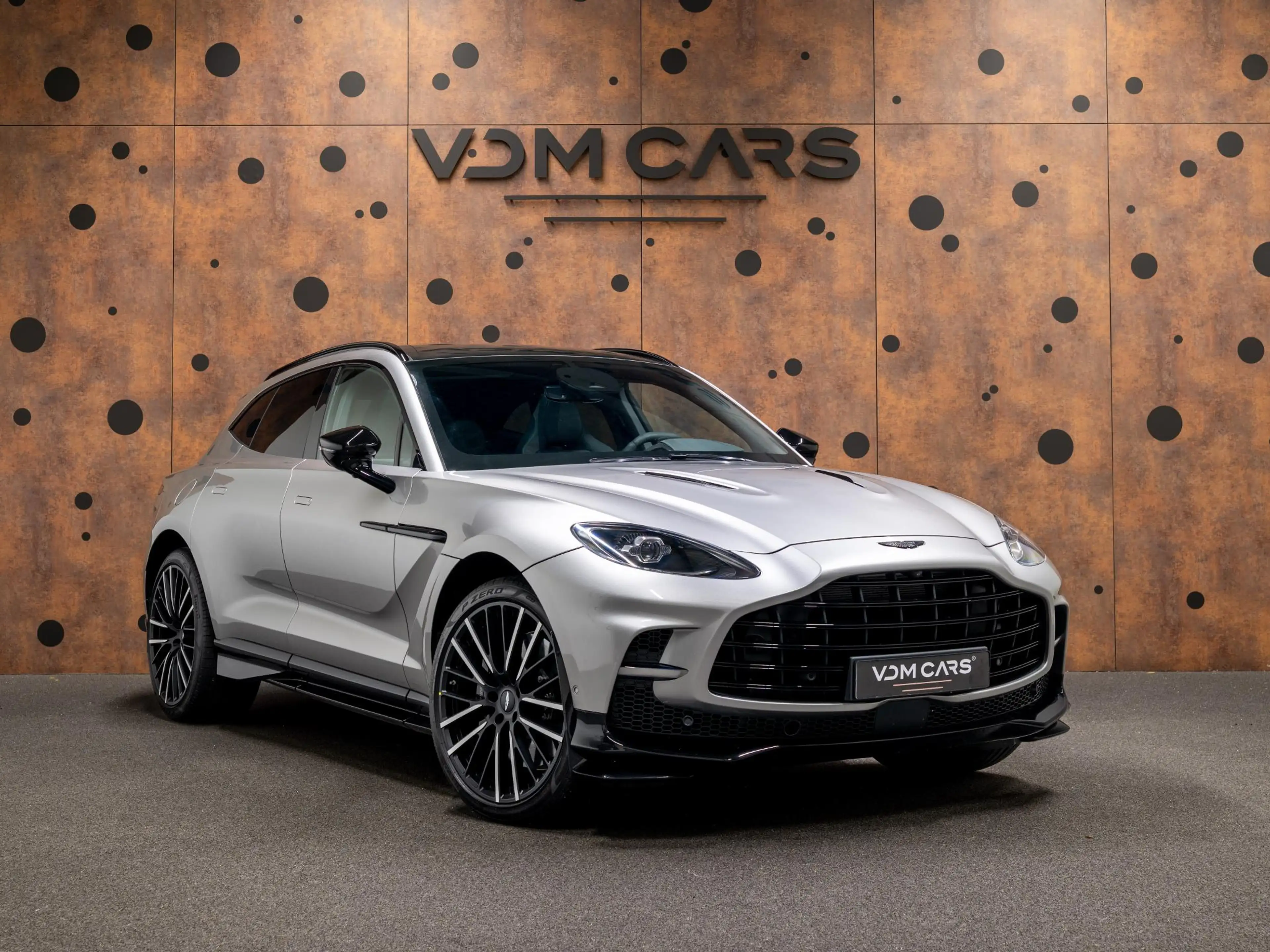 Aston Martin DBX 4.0 V8 707 | FACELIFT | ACC | 360° | Stoelventilat — photo 7