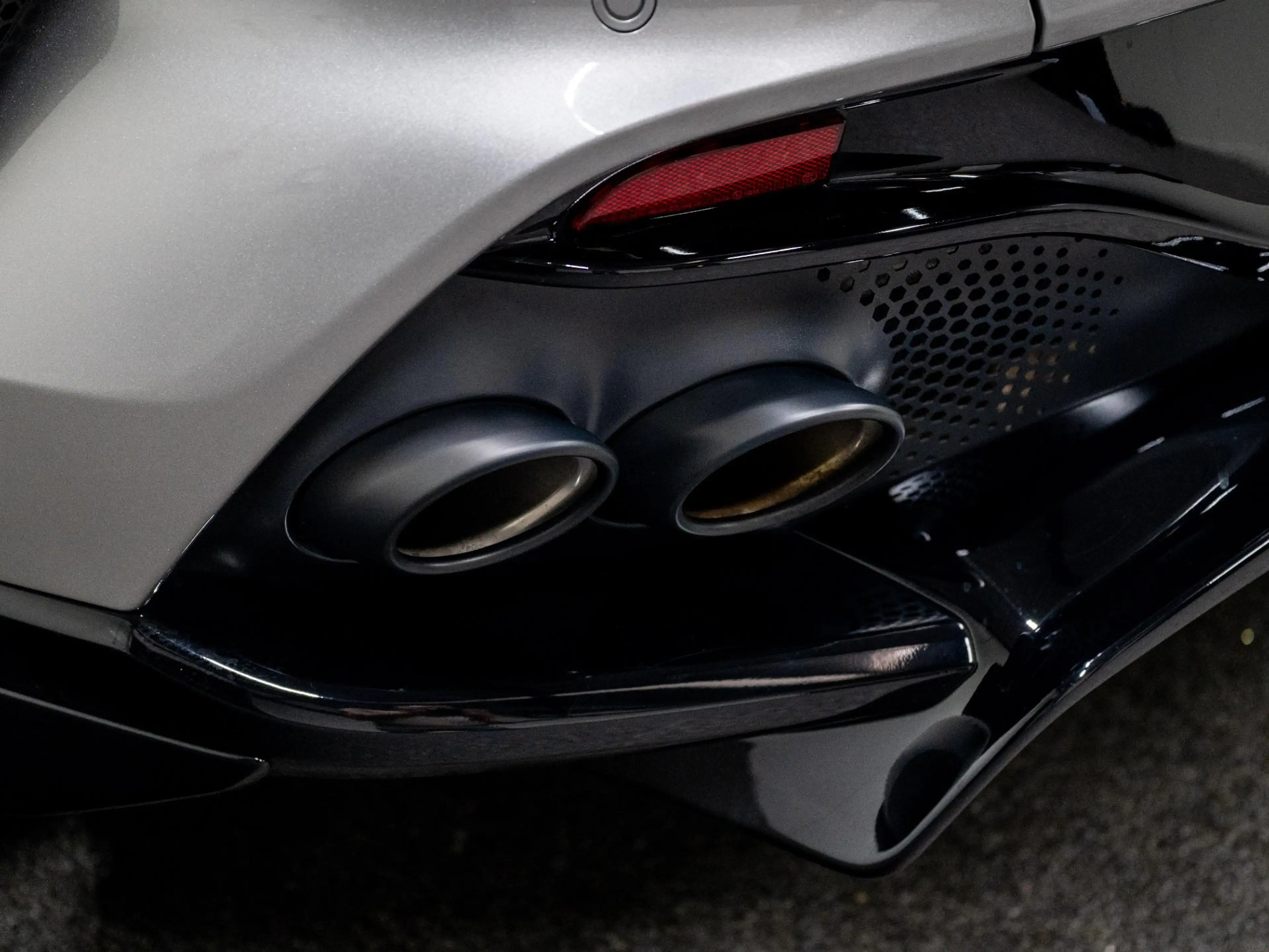 Aston Martin DBX 4.0 V8 707 | FACELIFT | ACC | 360° | Stoelventilat — photo 11