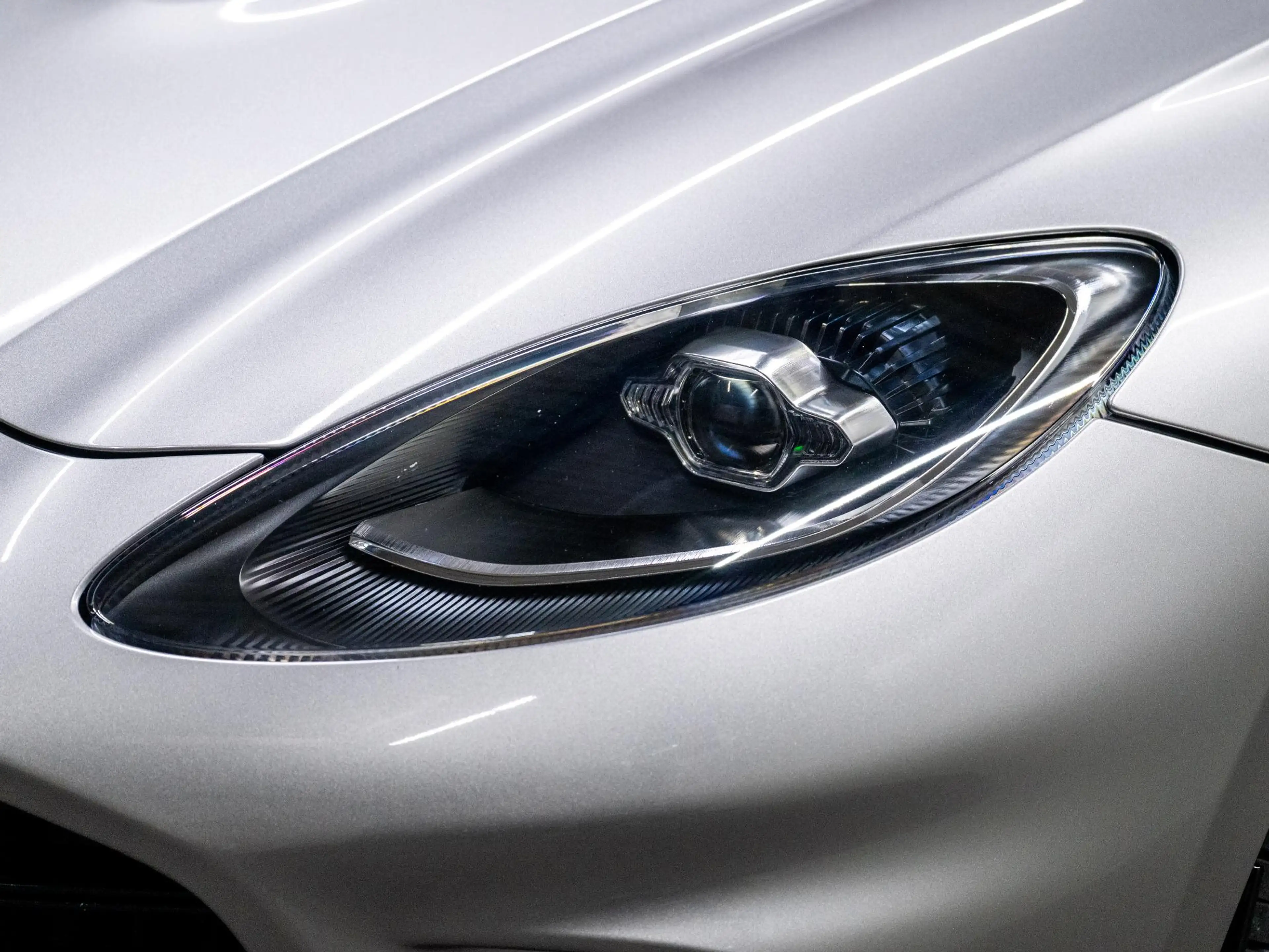 Aston Martin DBX 4.0 V8 707 | FACELIFT | ACC | 360° | Stoelventilat — photo 9