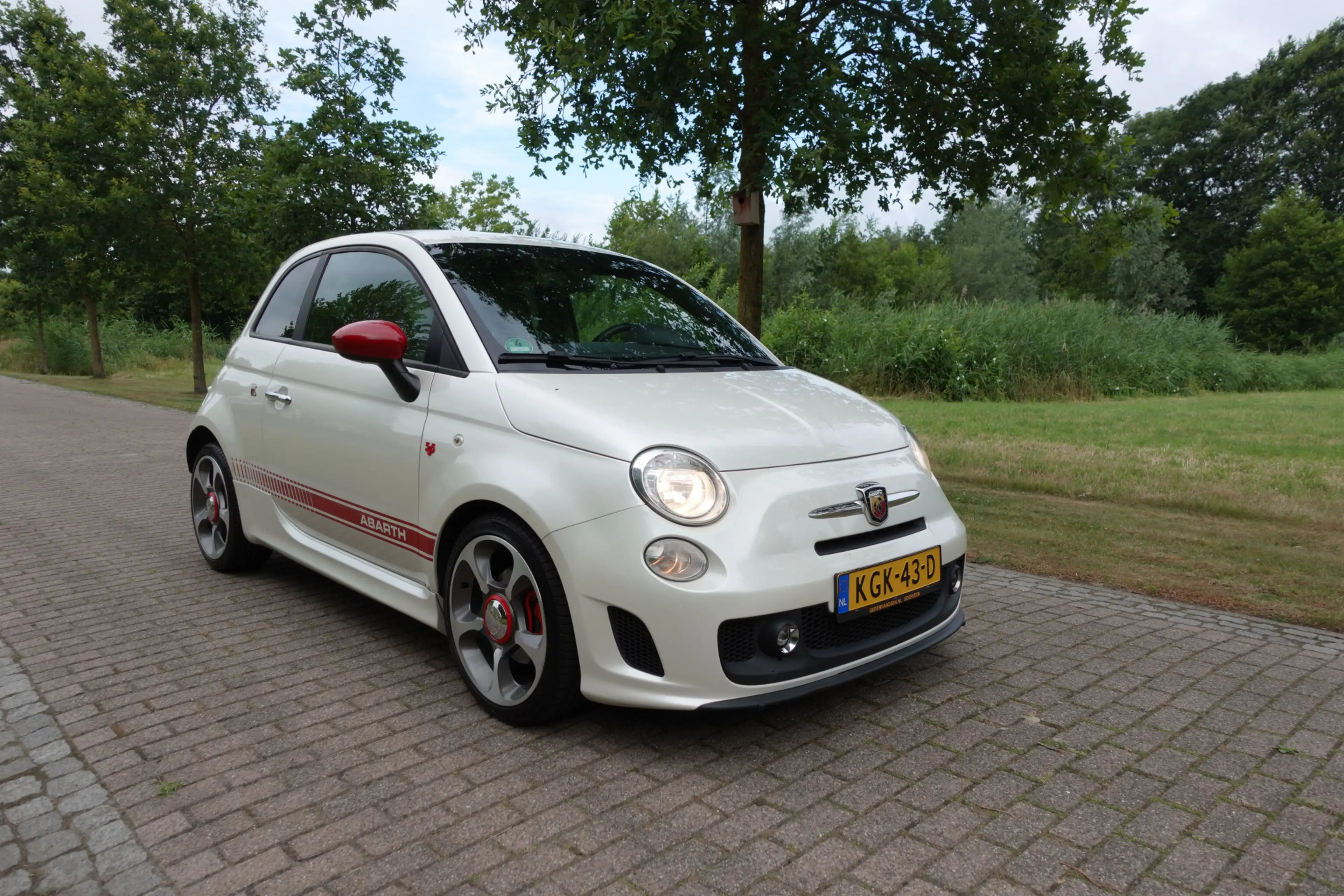 Fiat 500 Abarth 1.4-16V — photo 2