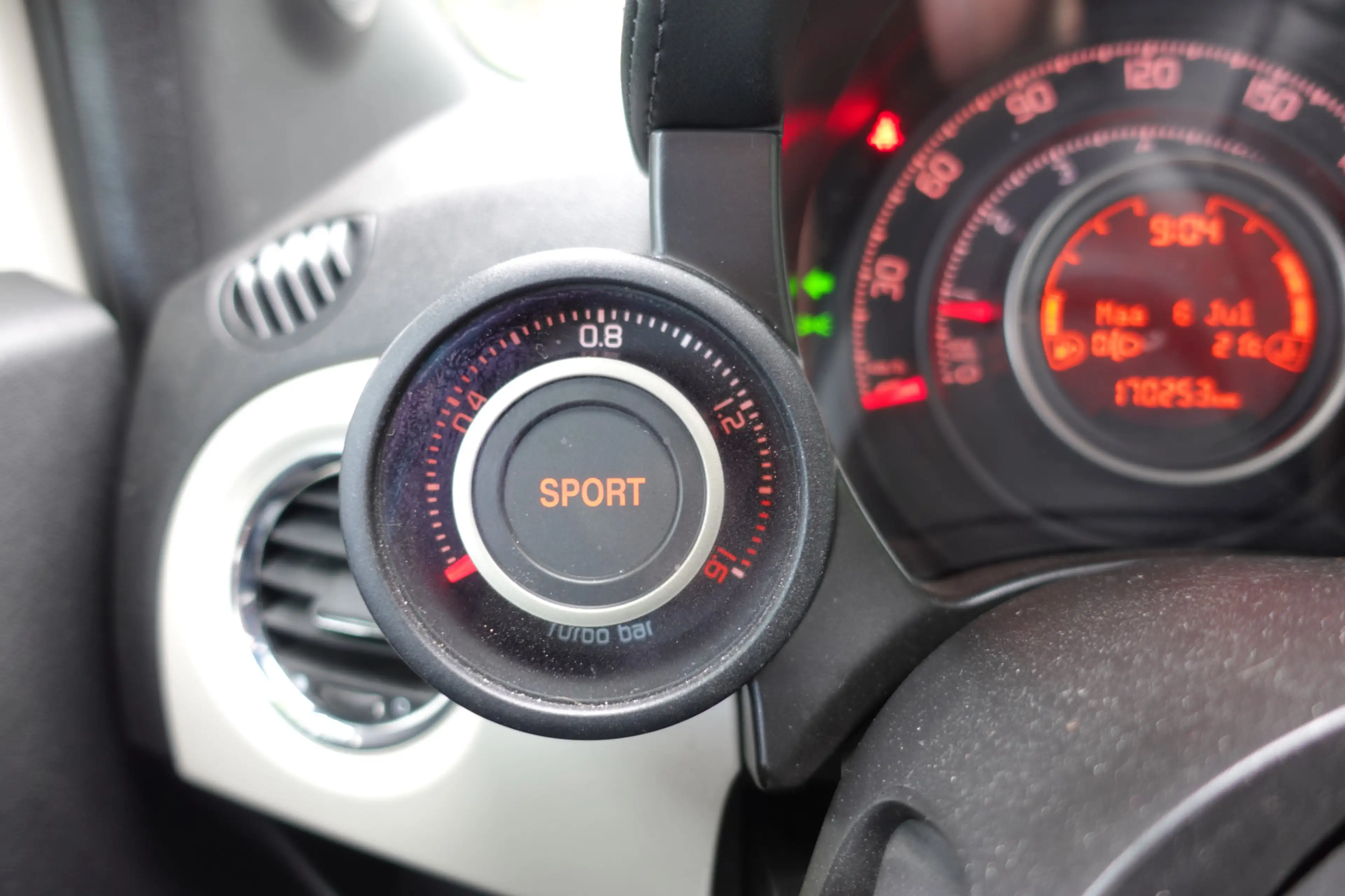 Fiat 500 Abarth 1.4-16V — photo 16