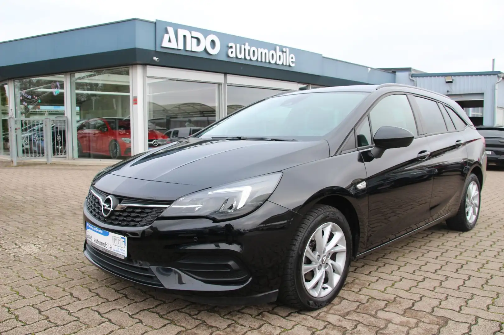 Opel Astra 1.2 Sports Tourer Edition LED/Navi/CarPlay Schwarz - 1