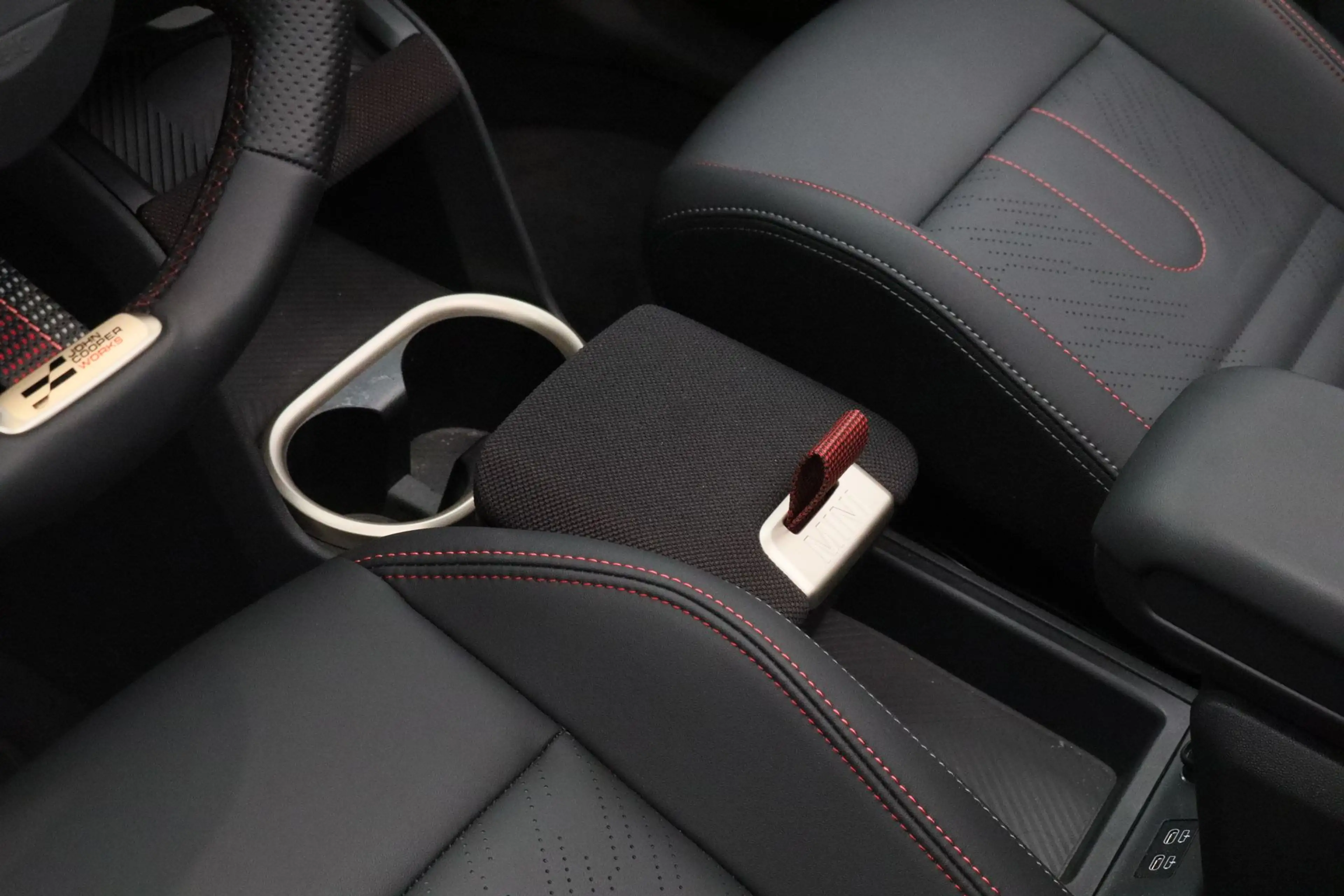 MINI John Cooper Works Countryman SE ALL4 L 66.5 kWh | Panoramadak | Harman Kardon | — photo 9