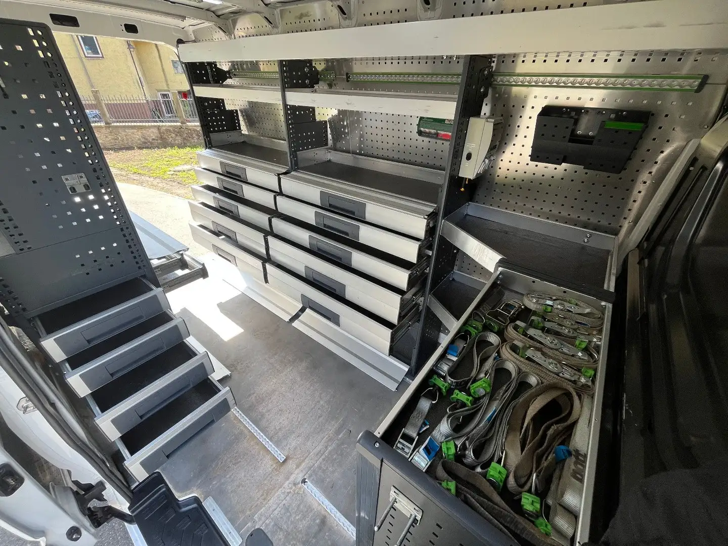 Volkswagen Crafter CRAFTER 2.0 TDI BOTT REGALS. STANDHZG. NAVI PDC Weiß - 1
