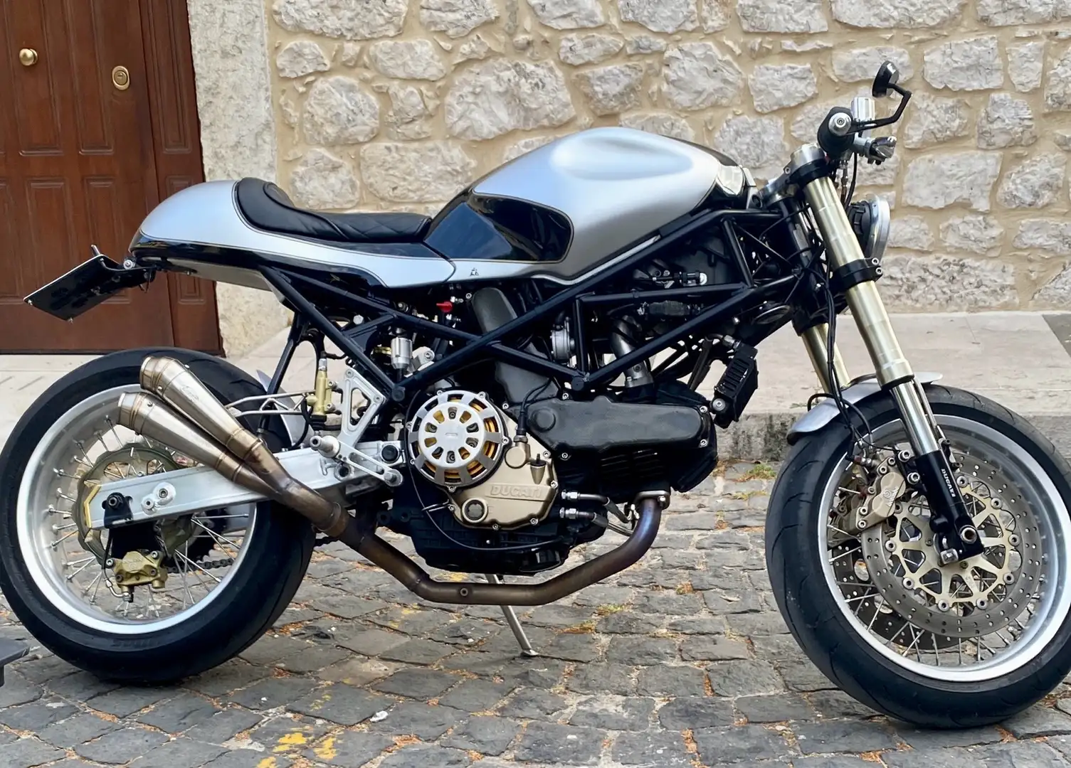 Ducati Monster 900 cafe racer - 1