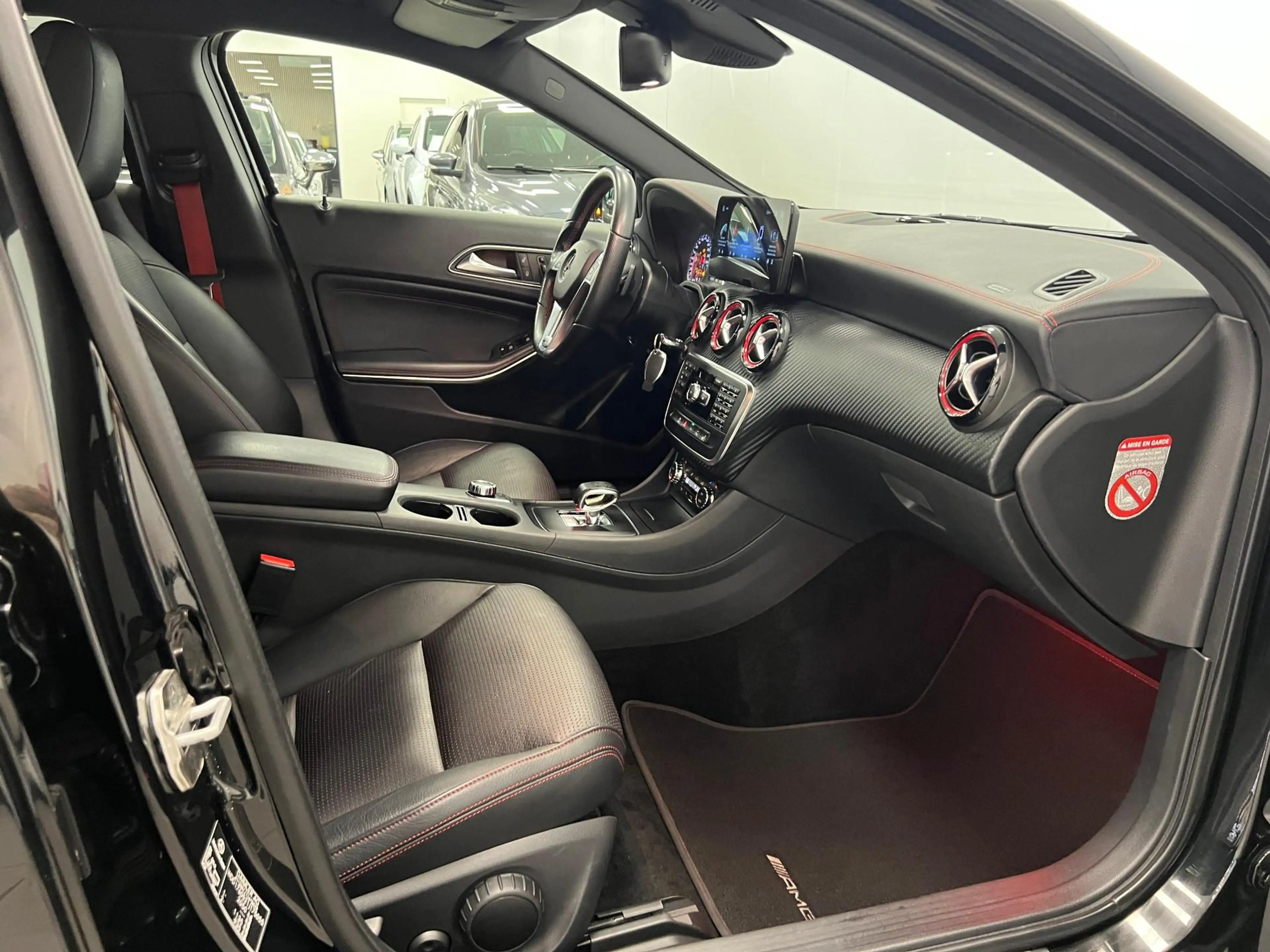 Mercedes-Benz A 45 AMG 4MATIC / EDITION1 / CRUISE.C / STOELVERW. / LEDER — photo 13